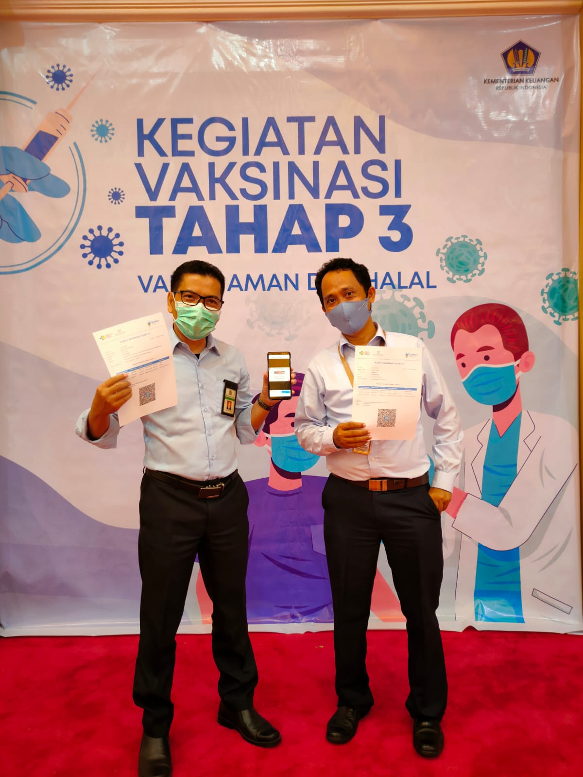  Ratusan Pegawai Kementerian Keuangan di GKN Manado Disuntik Vaksin Booster &ldquo;Moderna&rdquo;. 