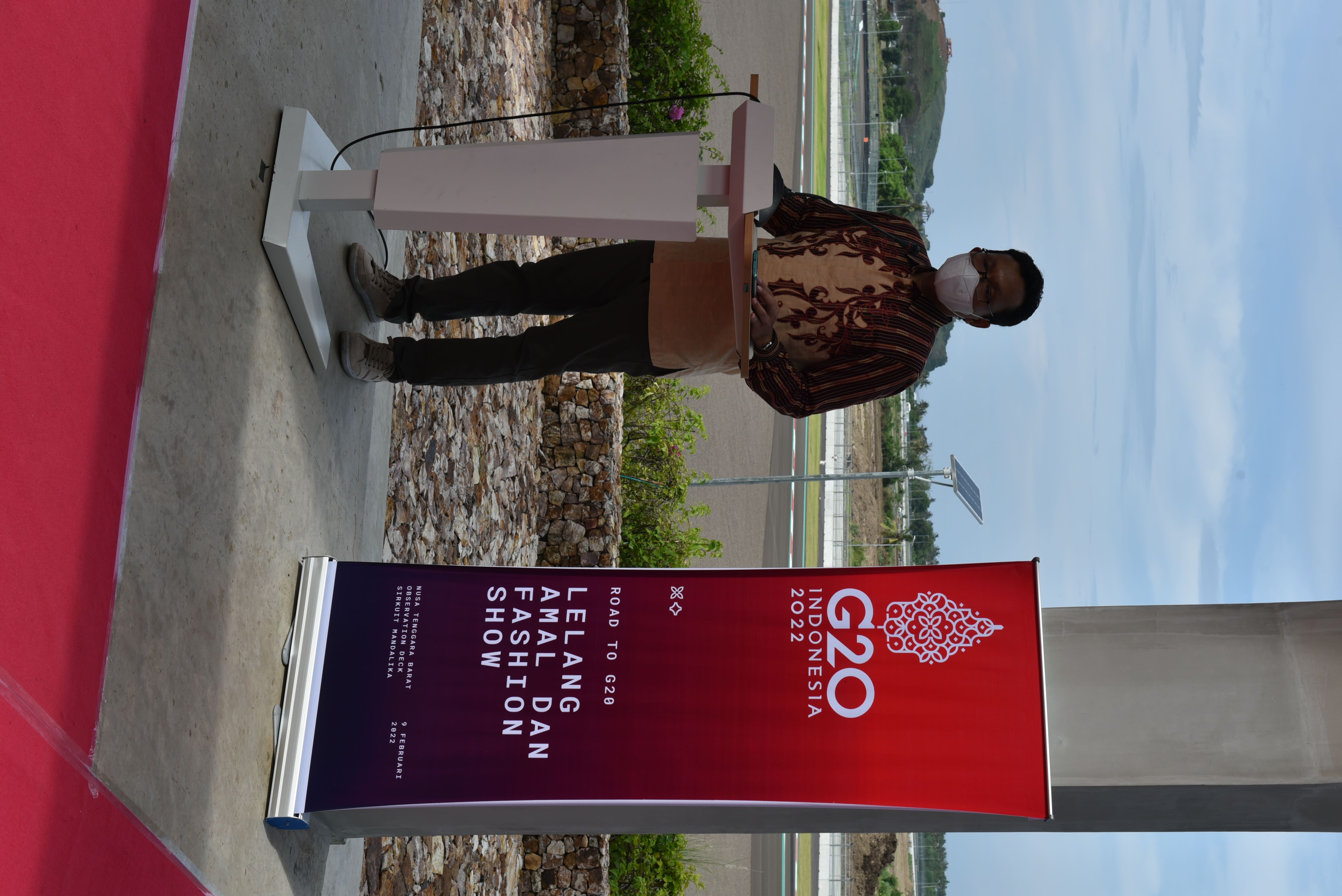 KPKNL Mataram Adakan Lelang Amal Kerajinan Produk UMKM di Mandalika