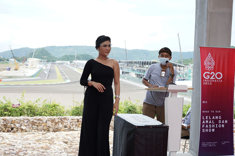 Dukung Presidensi G20, KPKNL Mataram Lelang Produk UMKM di Mandalika