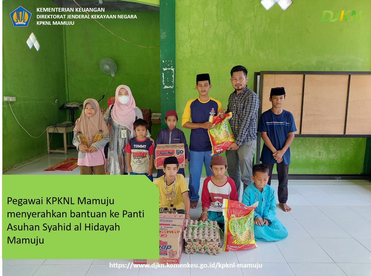 KPKNL Mamuju melaksanakan bakti sosial