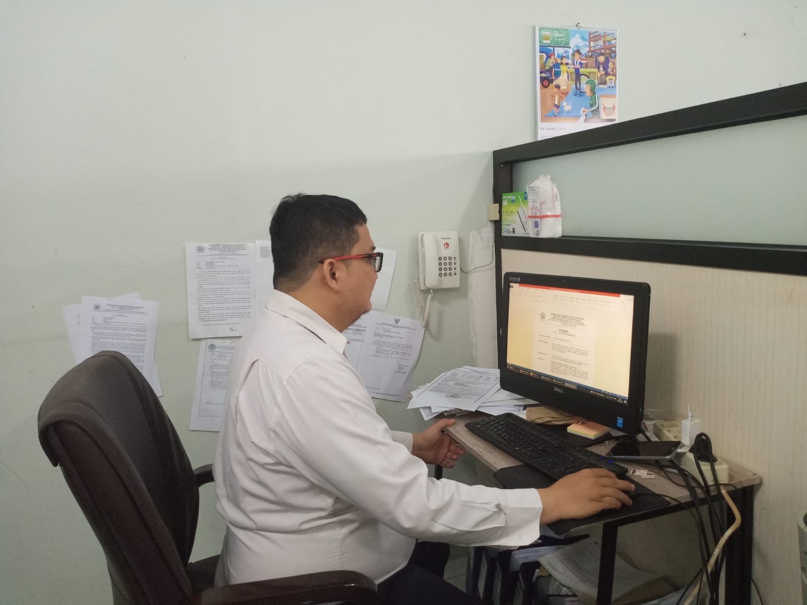 Kiat-Kiat Tetap Semangat Bekerja di Bulan Ramadhan, Apa Aja Sih? 