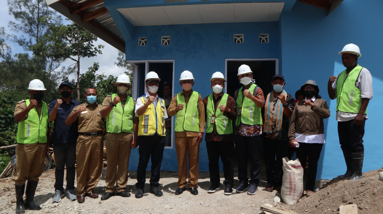 Peletakan Batu Pertama Pembangunan Rumah Layak Huni di Kawasan Kumuh Kelurahan Fatubenao, Atambua