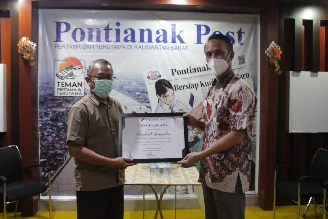 Kepala Kanwil DJKN Kalbar Raih Penghargaan sebagai Penulis Opini Terproduktif 2021