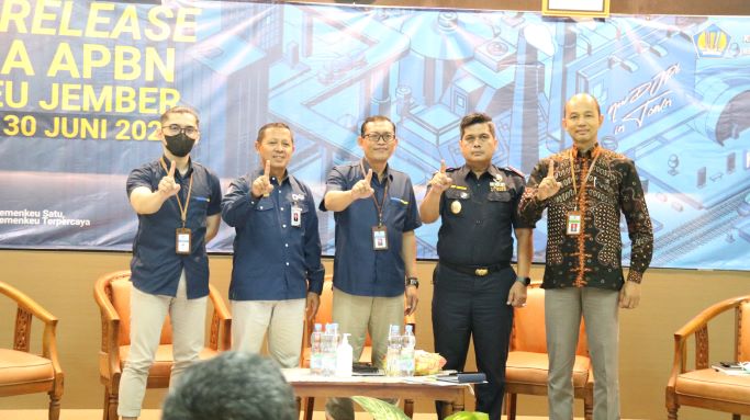 Gelar Konferensi Pers, Kemenkeu Jember Bukukan Pendapatan Negara Rp3,352 Triliun
