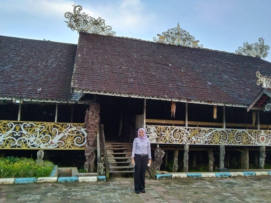 Meneladani Nilai-Nilai Kearifan Lokal Suku Dayak dalam Implementasi Pengarusutamaan Gender