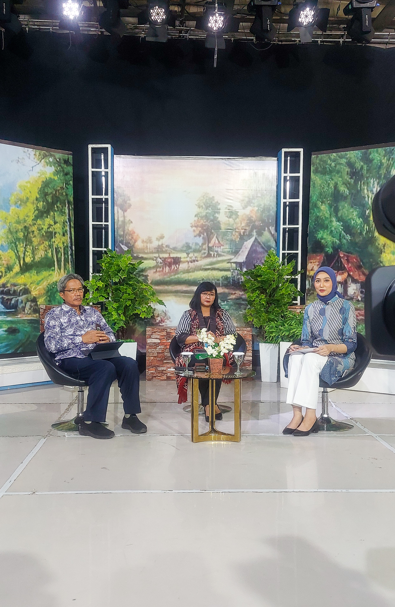 Kemenkeu Bersama Rakyat Mengawal Subsidi dalam Bincang Suara Sriwijaya dengan TVRI Sumatera Selatan