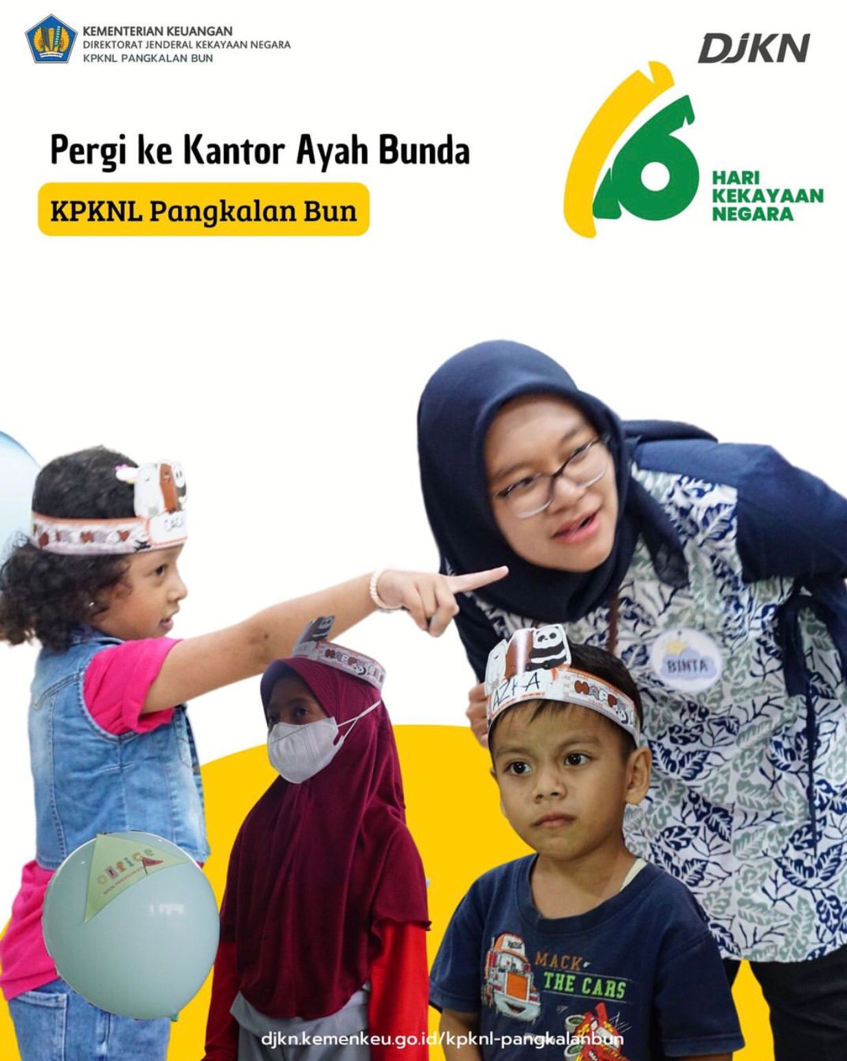 Pergi ke Kantor Ayah Bunda