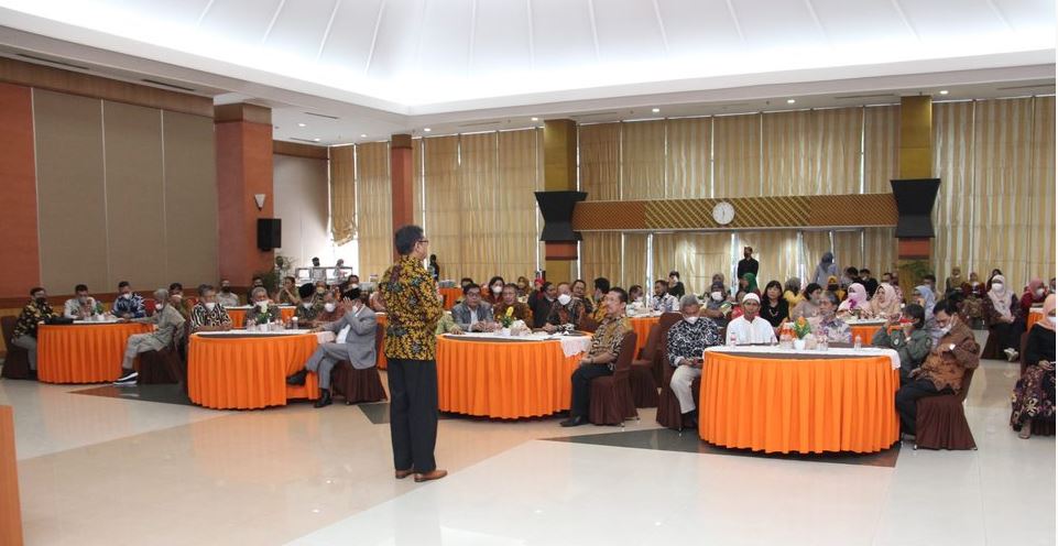 Berbagi Kisah Kasih Bersama Pegawai Purnabakti