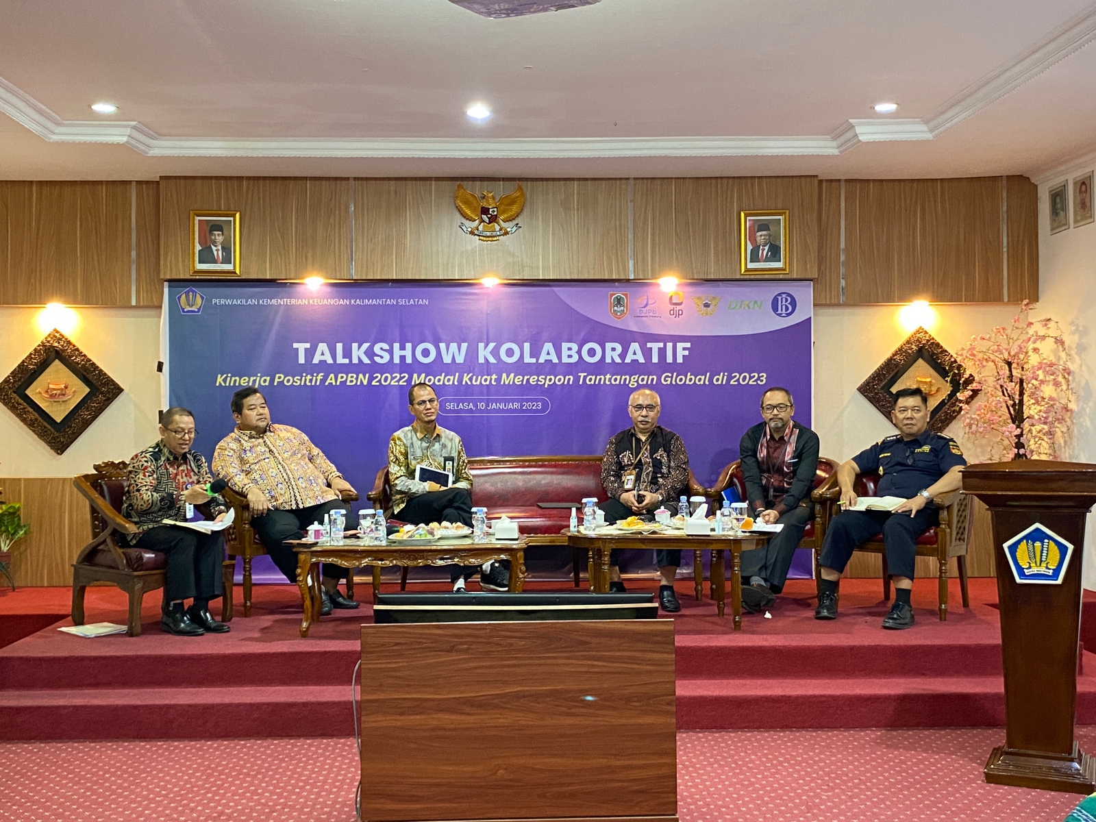 Talkshow Kolaboratif Kemenkeu Satu Kalimantan Selatan, “ Kinerja Positif APBN 2022 Modal Kuat Merespon Tantangan 2023”.