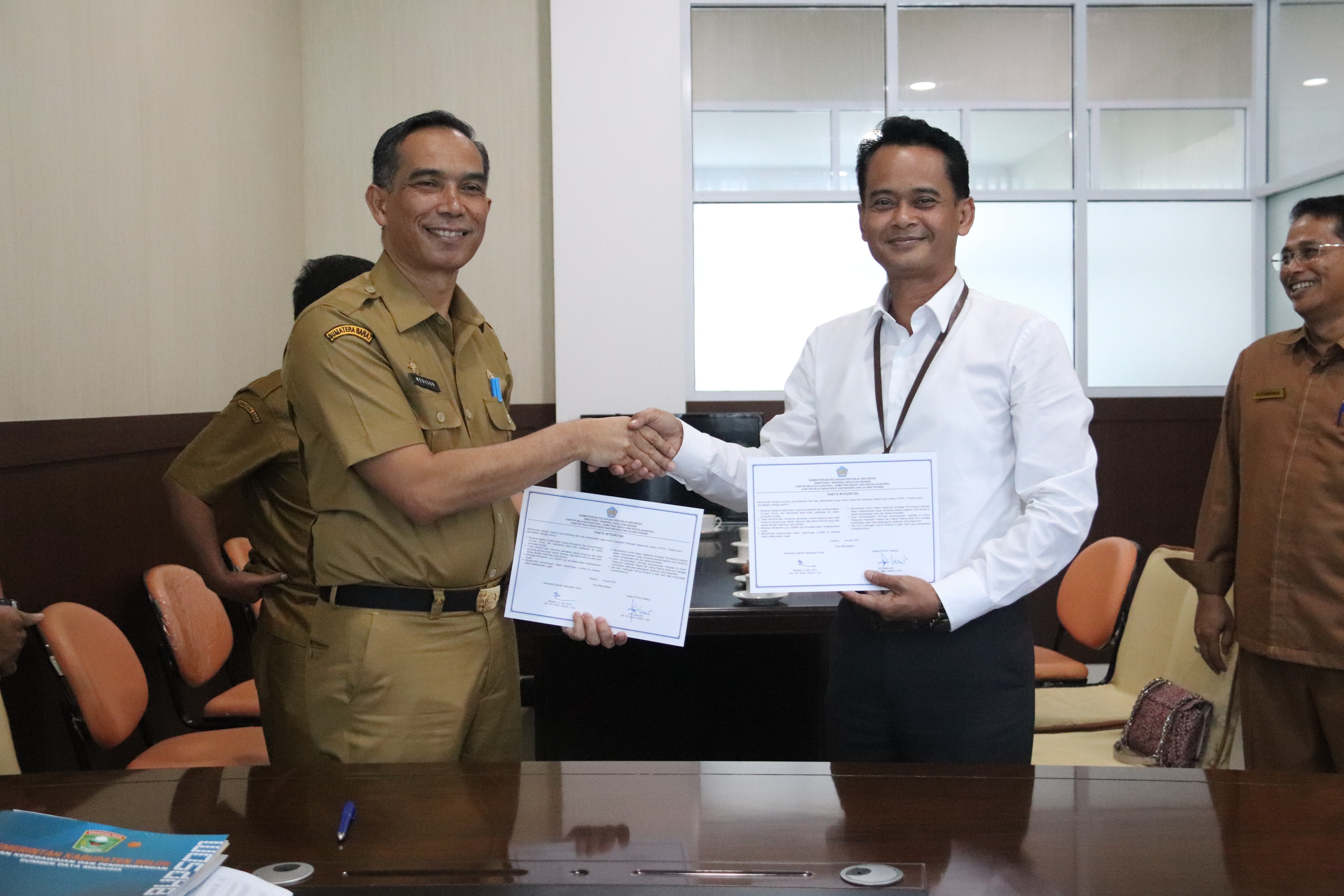  Kordinasi dan Kunjungan Kerja ke Pemkab Solok terkait TUSI DJKN/KPKNL Padang dan Komitmen Bersama dalam hal Peningkatan Layanan