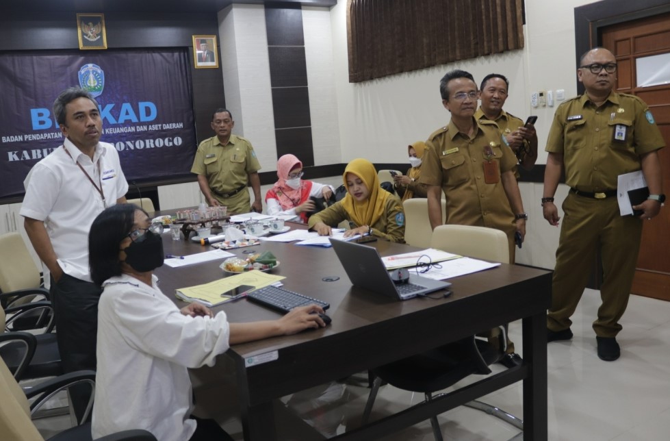 Lelang Aset Barang Milik Daerah  Pemkab Ponorogo ; Objek Lelang Terjual Habis 
