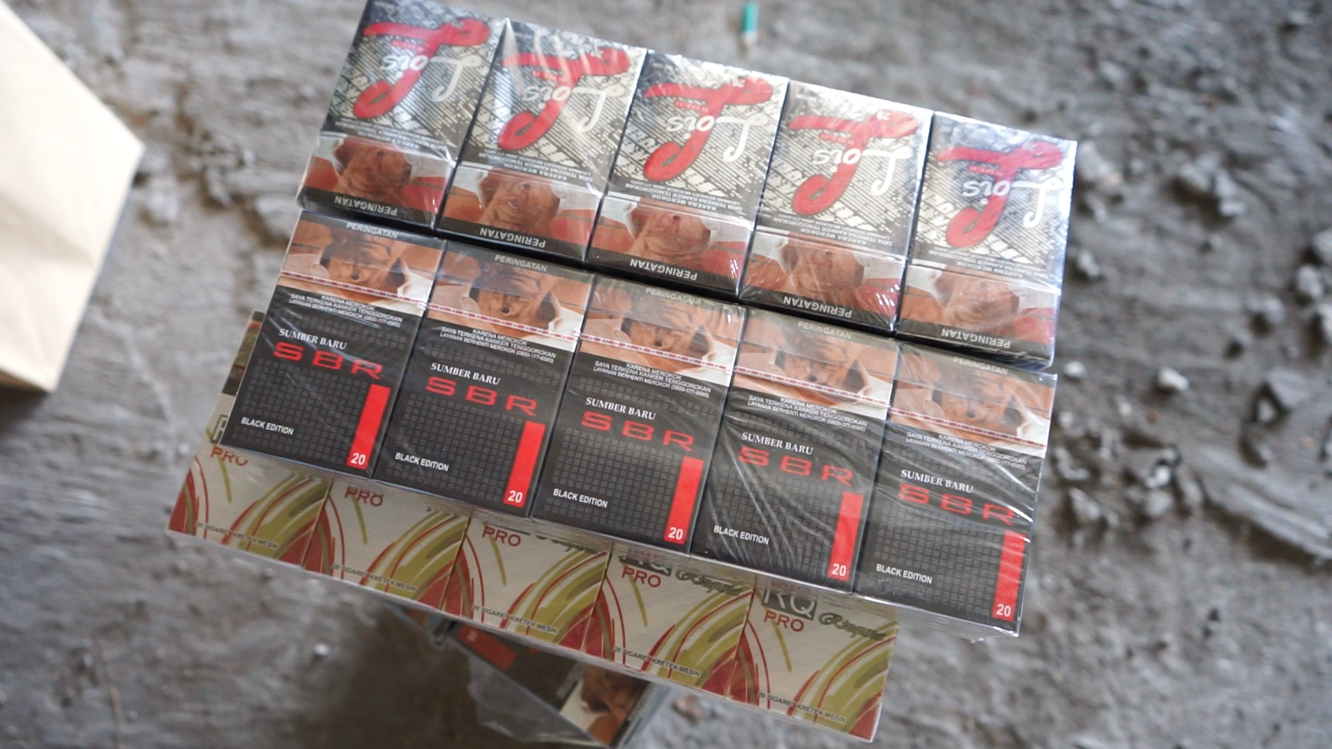Sinergi KPKNL Malang-KPBC Malang dalam Gempur Rokok Ilegal