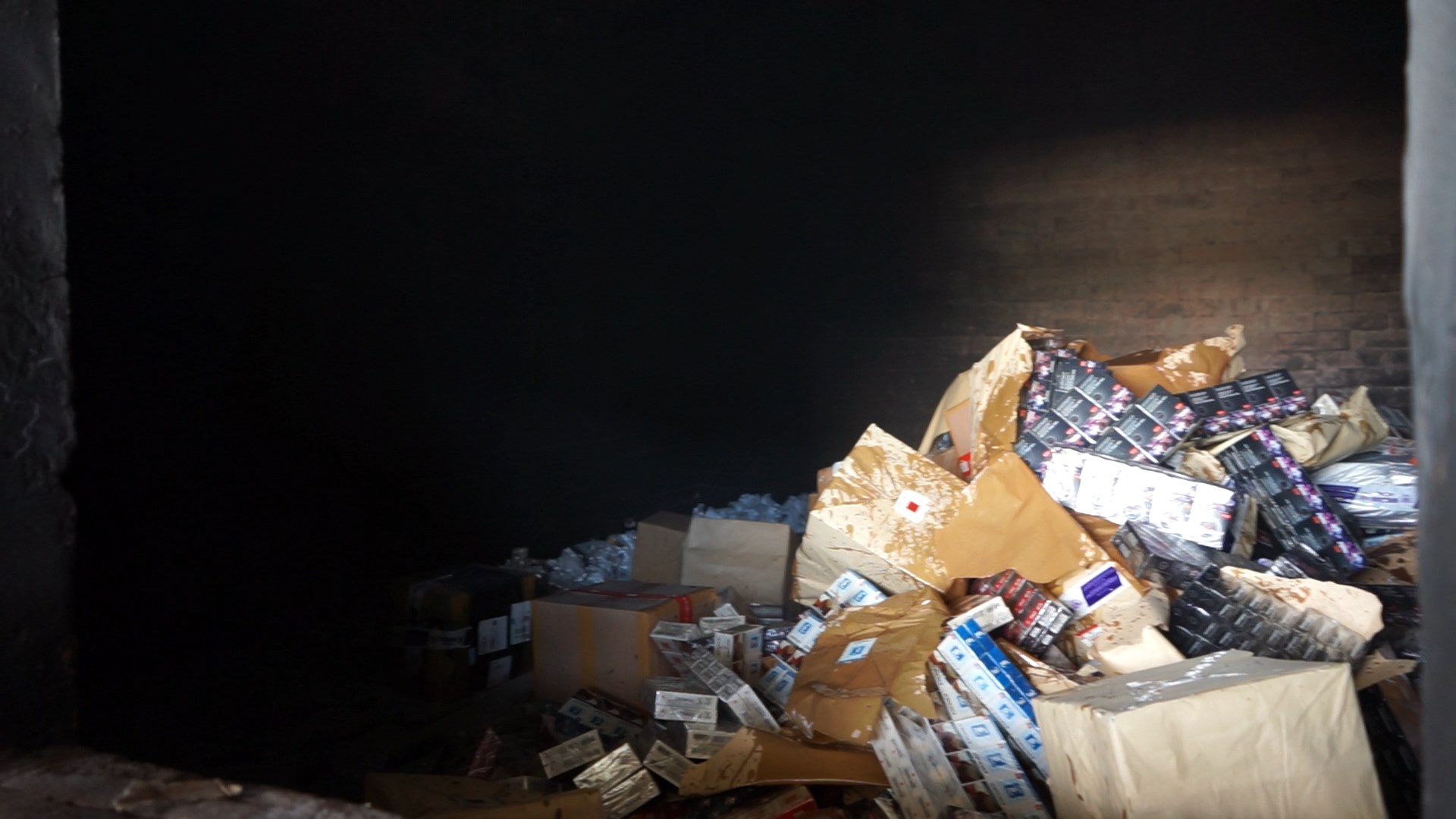 Sinergi KPKNL Malang-KPBC Malang dalam Gempur Rokok Ilegal