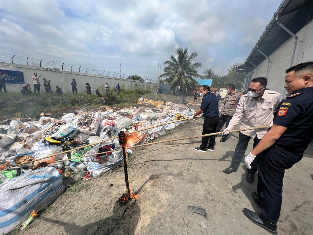 Pemusnahan Barang Yang Menjadi Milik Negara (BMMN) pada Bea Cukai Teluk Nibung