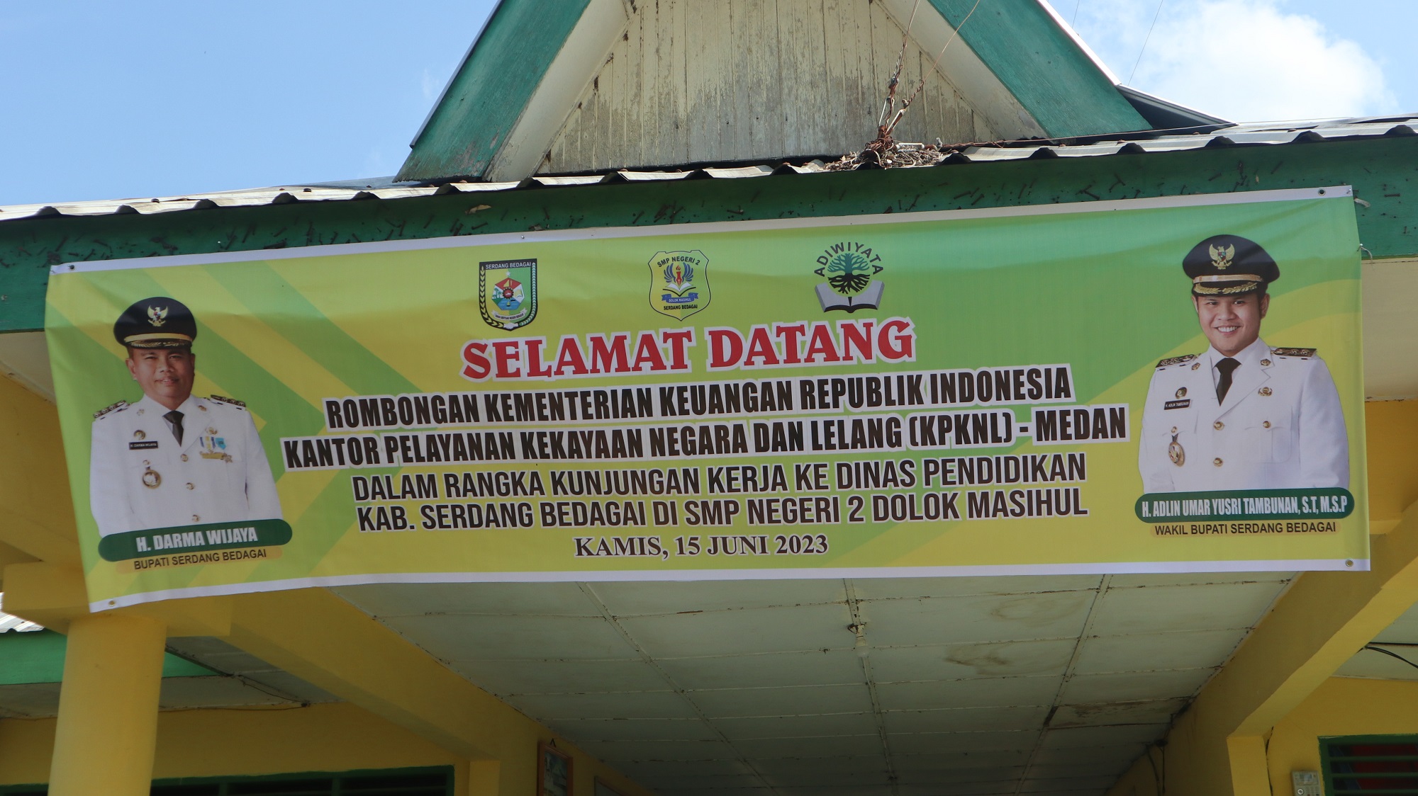 PENGGALIAN POTENSI LELANG UMKM PADA DISPERINDAG SERGAI & PENYAMPAIAN PLAKAT KEPADA SISWI BERPRESTASI SMPN 2 DOLOK MASIHUL SERGAI