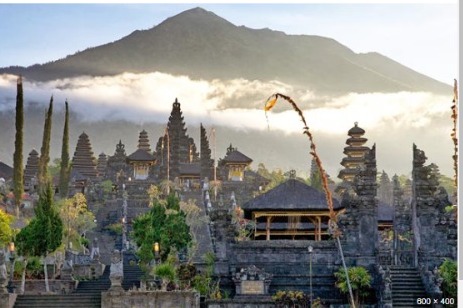 Pura Besakih yang indah dan menawan