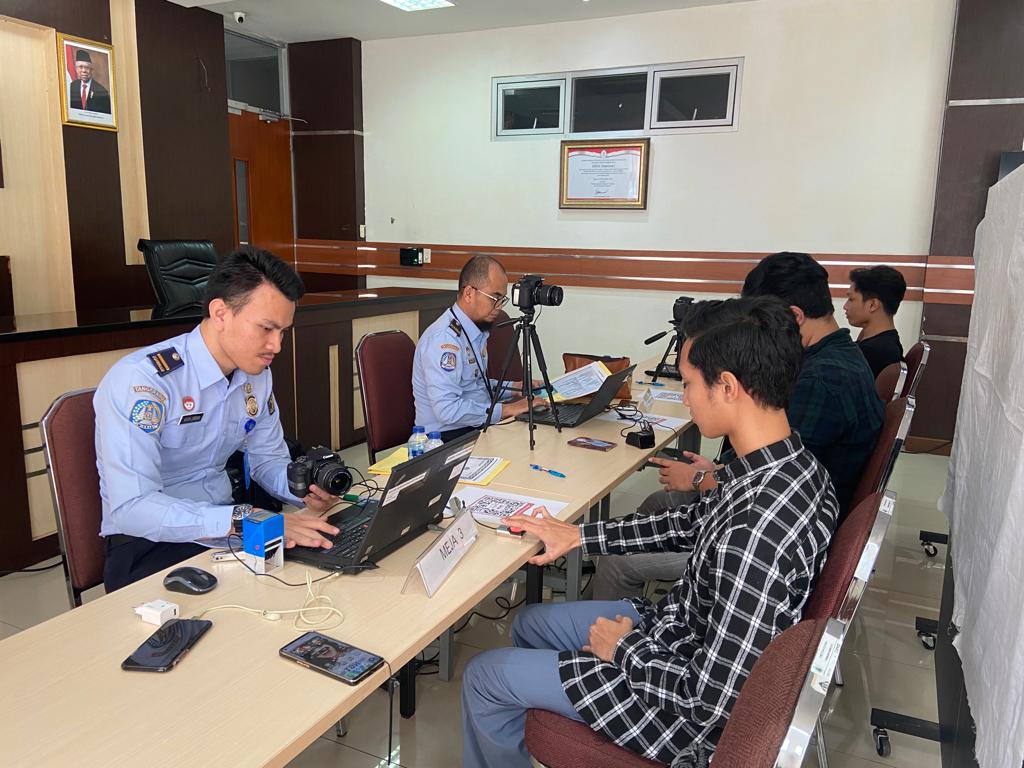 Bekerja sama dengan Kantor Imigrasi Kelas I Non TPI Tangerang, KPKNL Tangerang I mengadakan Kegiatan Eazy Passport