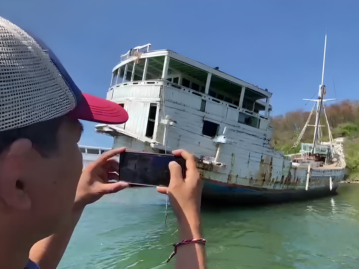 Membelah Pulau Lombok, Tim Penilai KPKNL Survei Kondisi Kapal GT 102 Hasil Rampasan Kejari Mataram