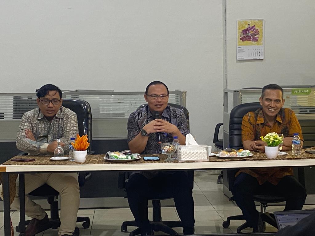 Kakanwil DJKN Sulseltrabar Beri Pengarahan Kepada Para Pegawai KPKNL Mamuju, Arif: KPKNL Mamuju Telah Melangkah Jauh ke Depan