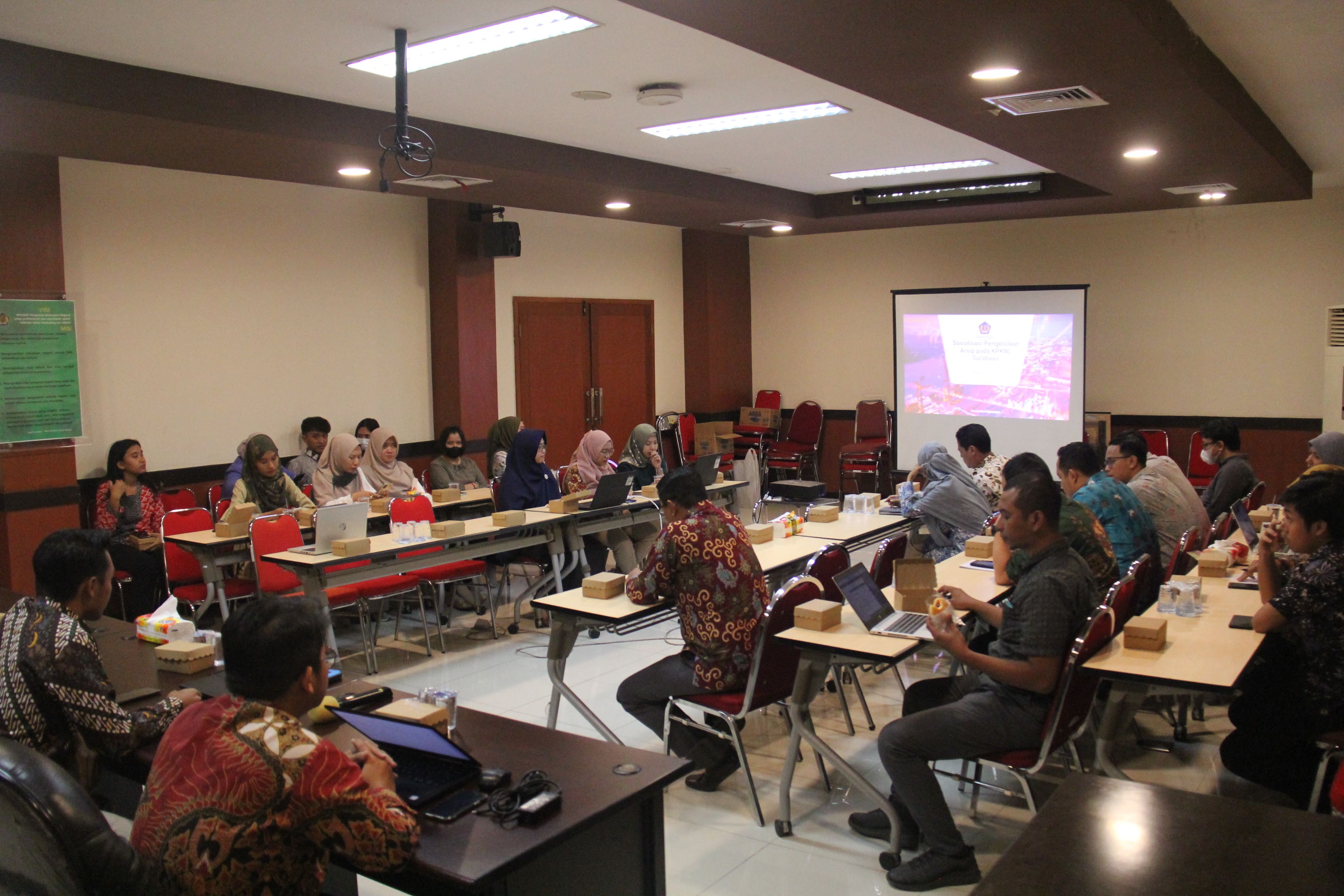 Sosialisasi dan Asistensi Pengelolaan Arsip Pada KPKNL Surabaya