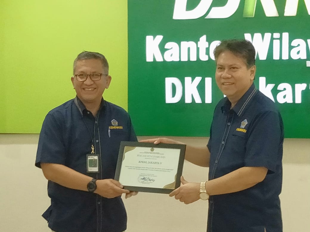 KPKNL Jakarta V Raih Penghargaan dari Kepala Kantor Wilayah DJKN DKI Jakarta atas Kinerja Periode Semester I Tahun 2023 