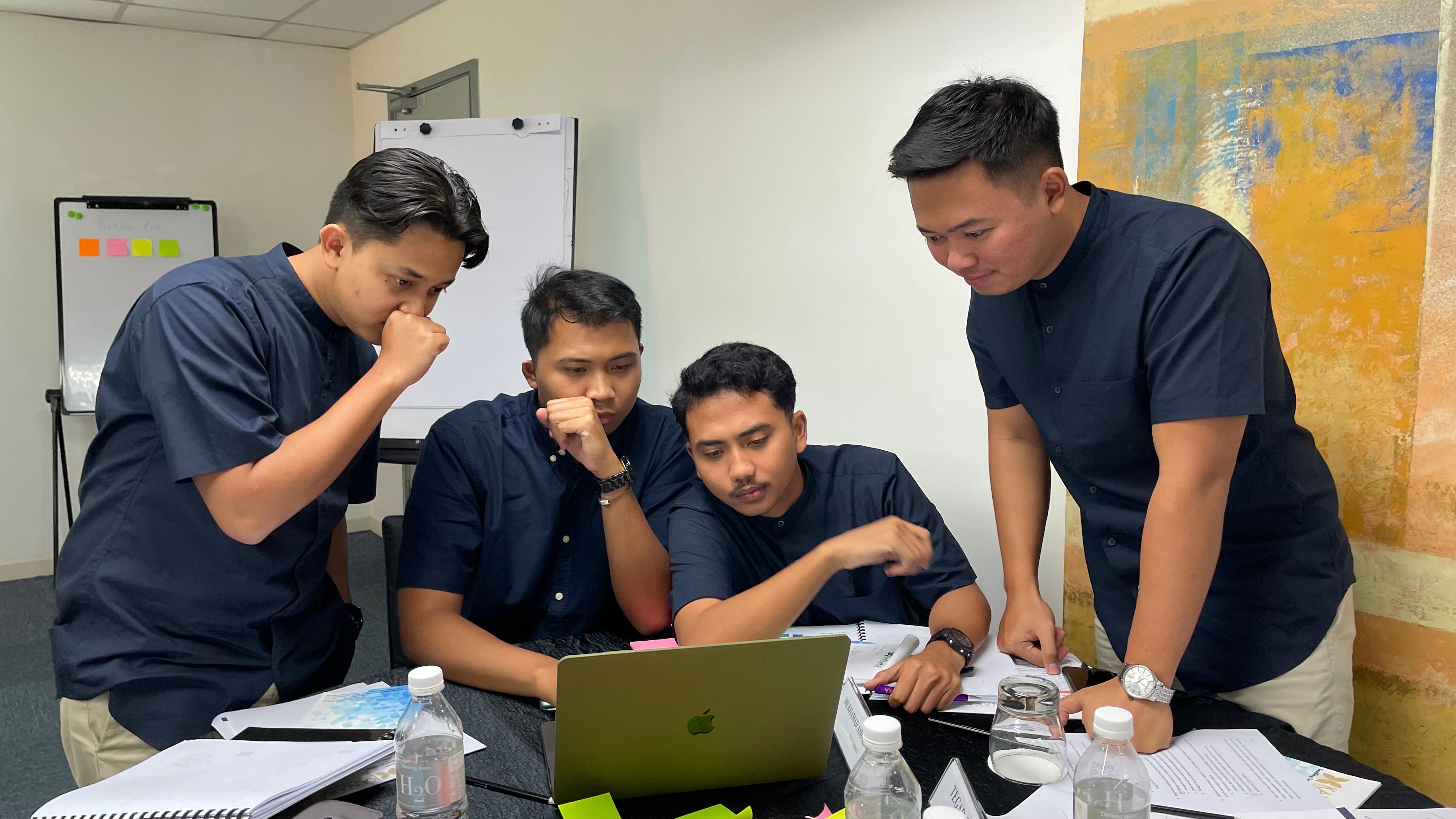 Tim Kedai Lelang KPKNL Palu Tahun 2022 Maju Sebagai Delegasi Short Course UI/UX Designer Malaysia 2023
