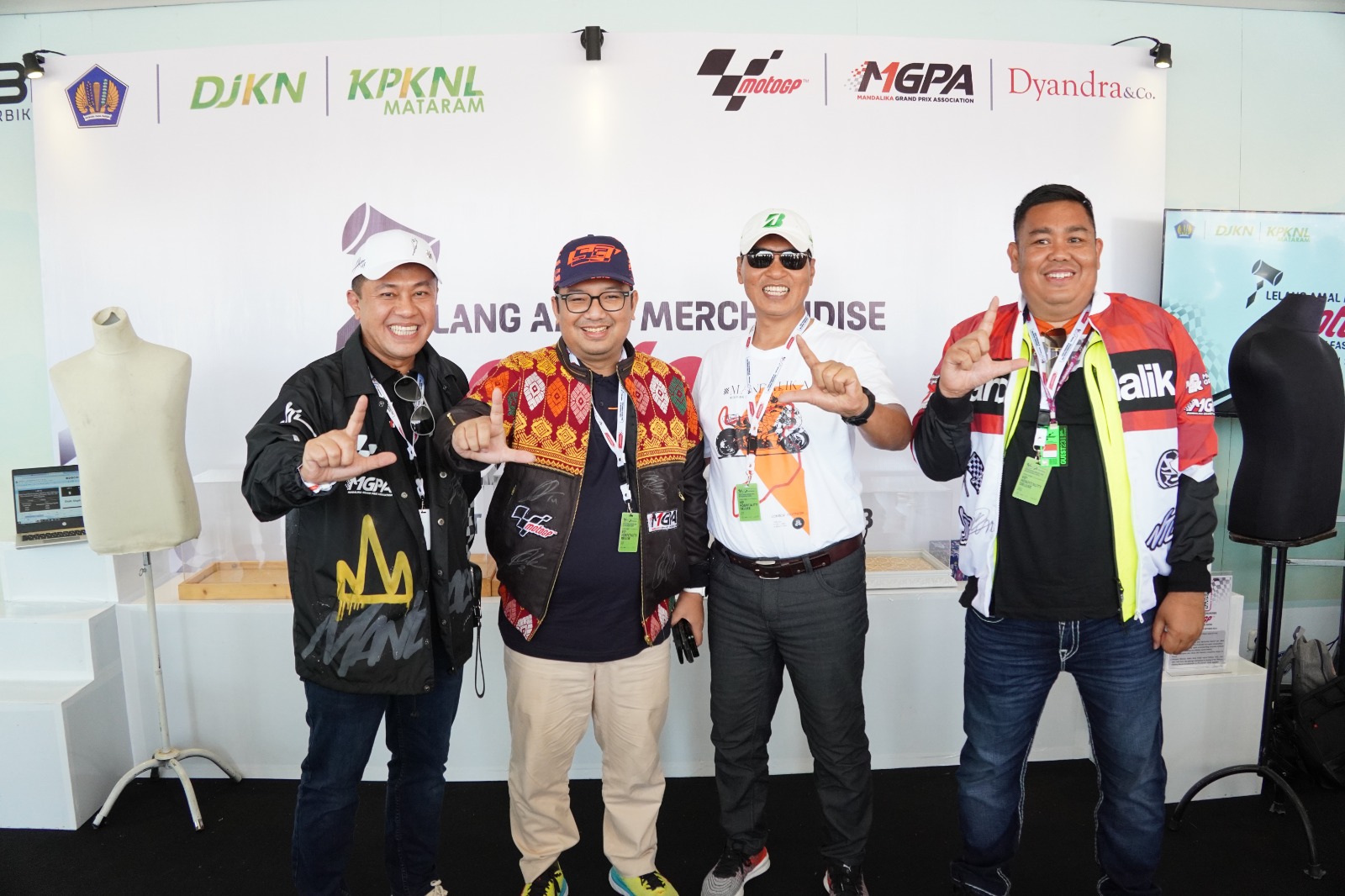 KPKNL MATARAM BEKERJASAMA DENGAN MGPA MELELANG OFFICIAL MERCHANDISE MOTOGP 2023 BERTANDA TANGAN RIDERS