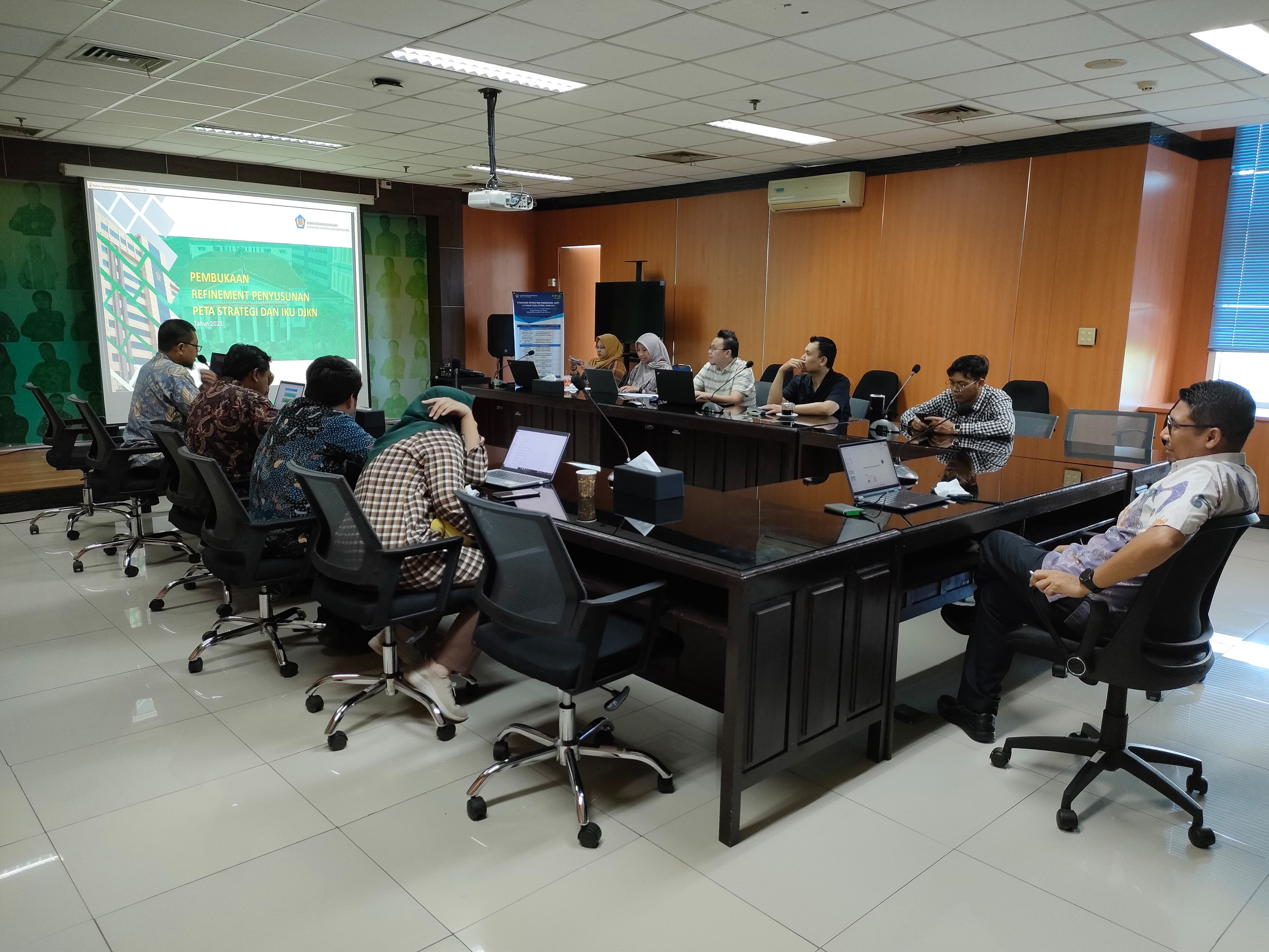 Rapat Evaluasi Perjanjian Kinerja KPKNL Manado