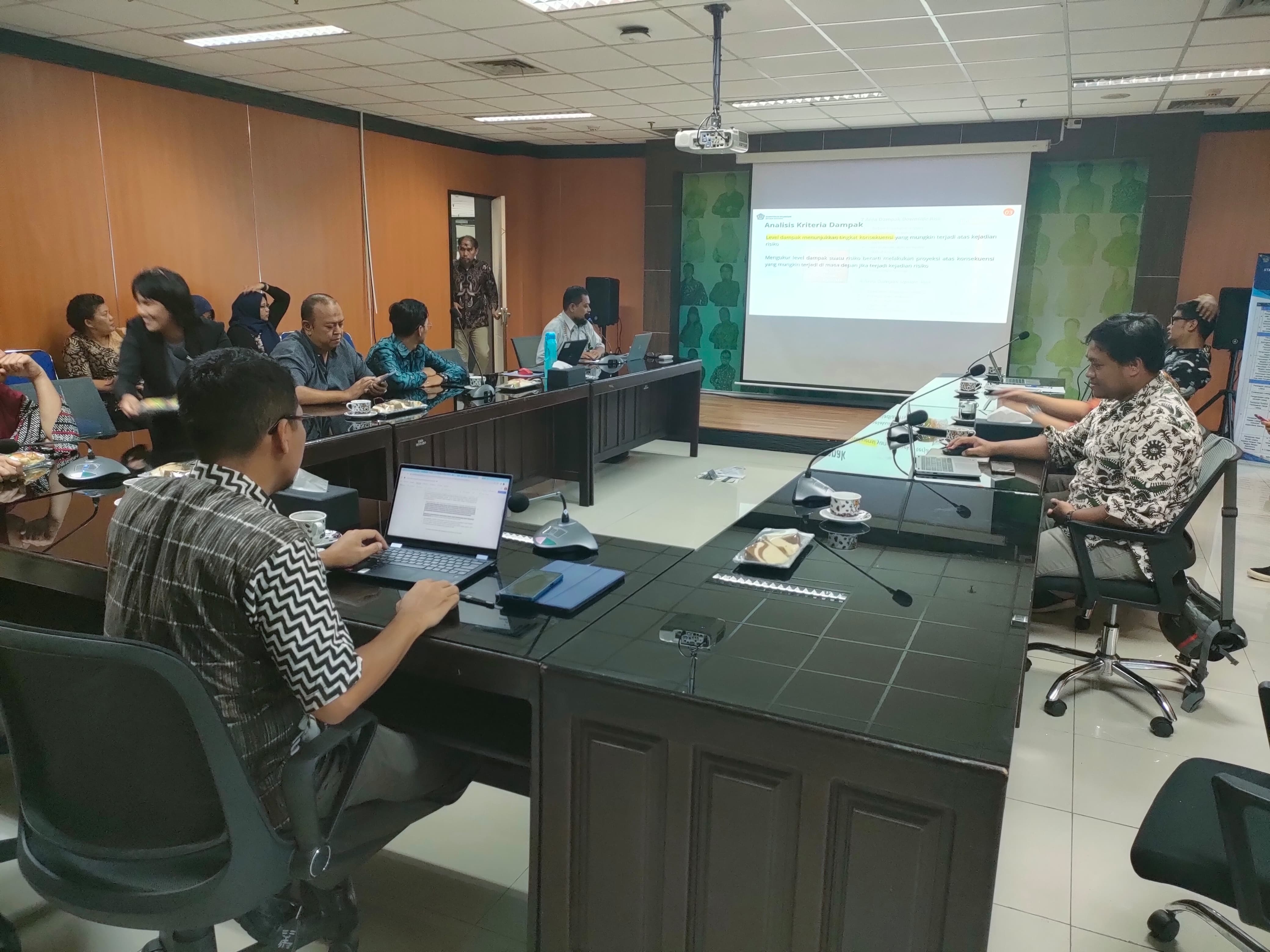 Kegiatan Focused Group Discusion (FGD) Manajemen Risiko di KPKNL Manado