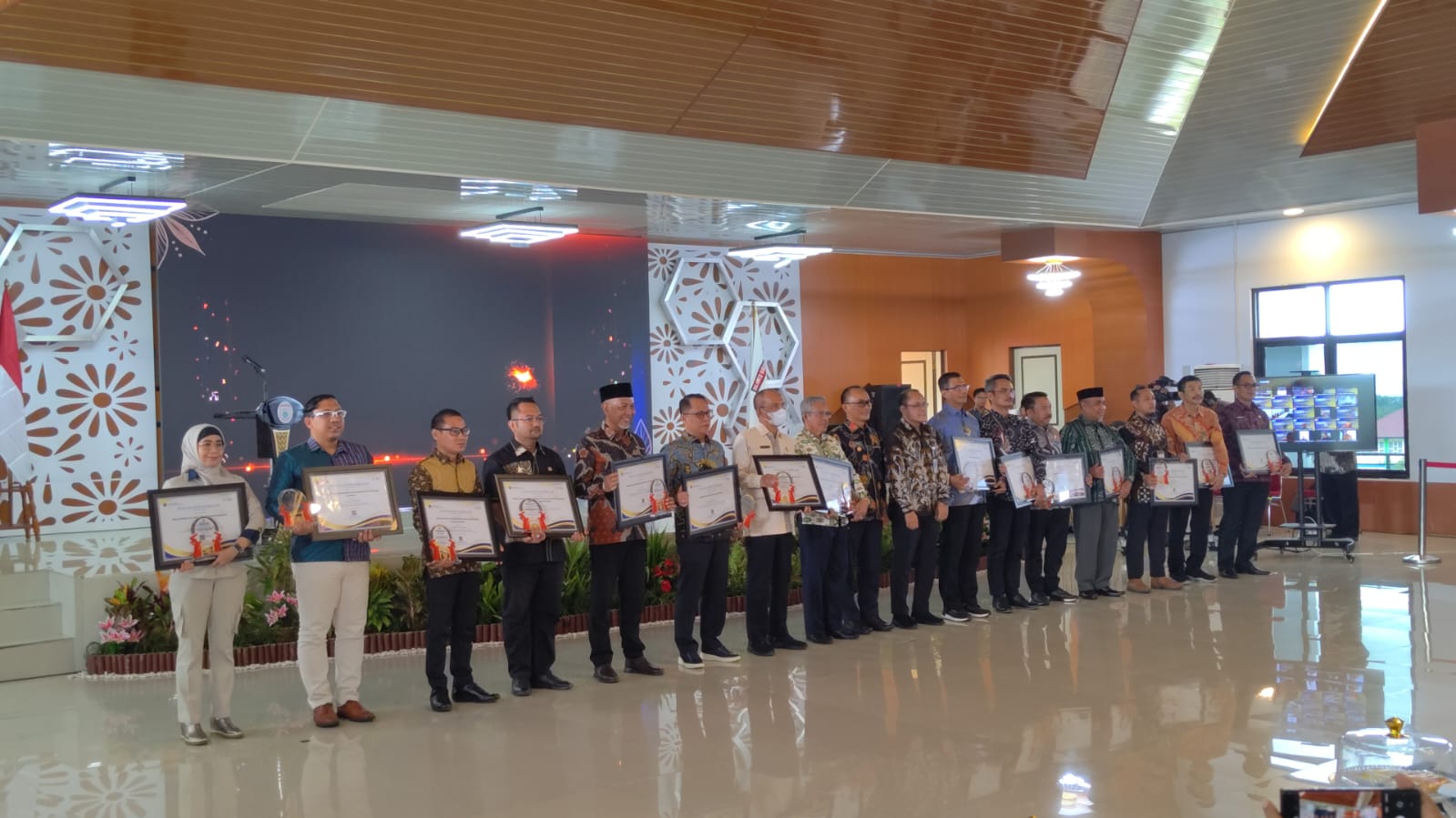 KPKNL Mamuju Raih Penghargaan Terbaik Kedua IKPA Tahun Anggaran 2023 dari Kanwil DJPb Sulbar