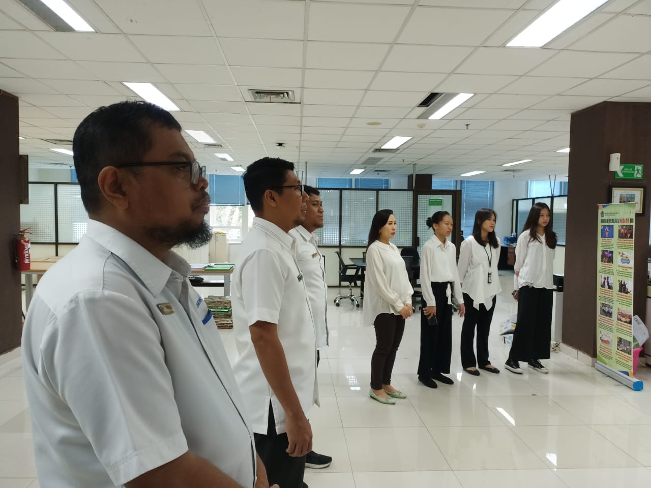 Kegiatan Apel Pagi Bersama Pegawai Baru di KPKNL Manado 