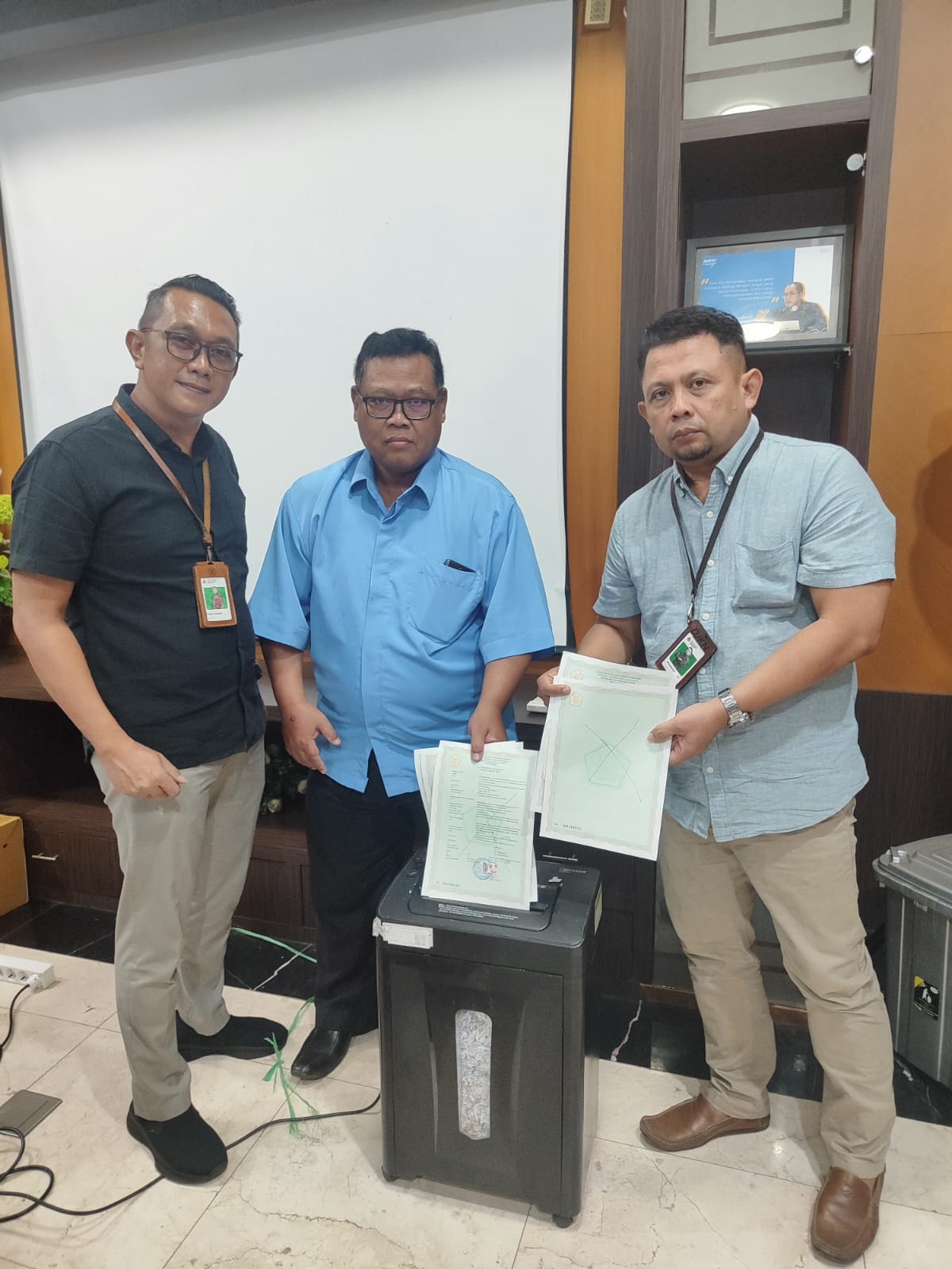 KPKNL Malang Musnahkan Kertas Sekuriti : Upaya Tertib Administrasi