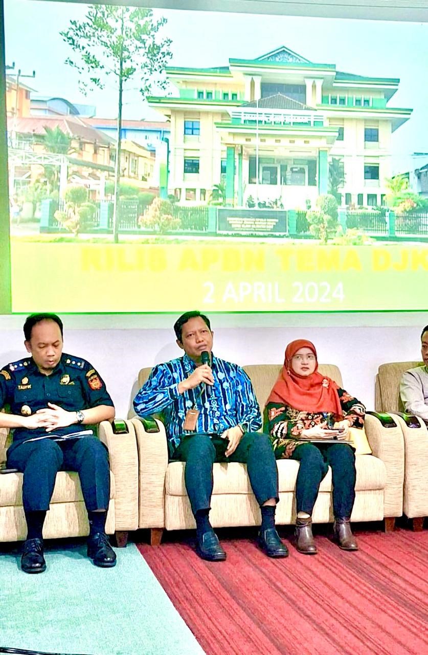 Kanwil DJKN Kalbar Ikut Hadiri Konferensi Pers APBN Kalimantan Barat Periode Bulan Maret Tahun 2024