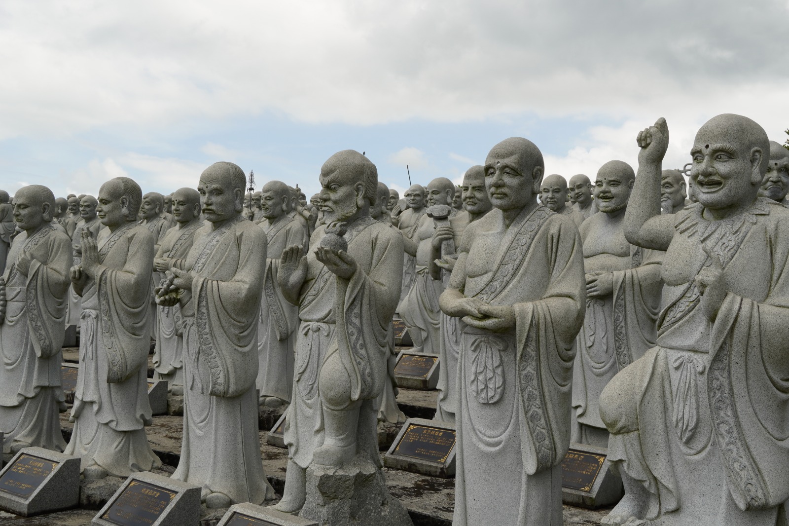 Keunikan Vihara Patung Seribu di Tanjungpinang