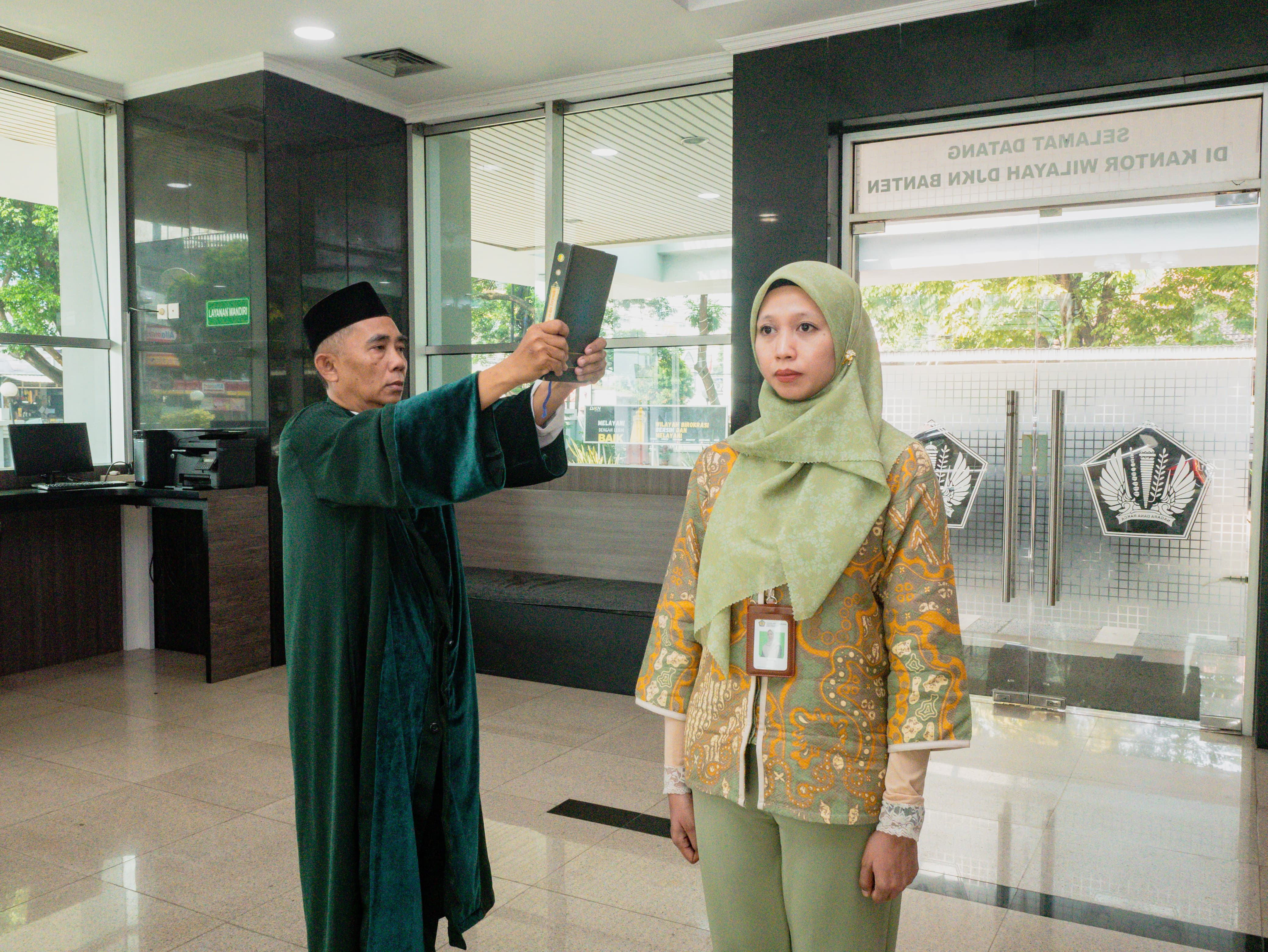 Terus Perkuat Layanan Lelang, Kanwil DJKN Banten Melantik Pejabat Lelang Kelas I