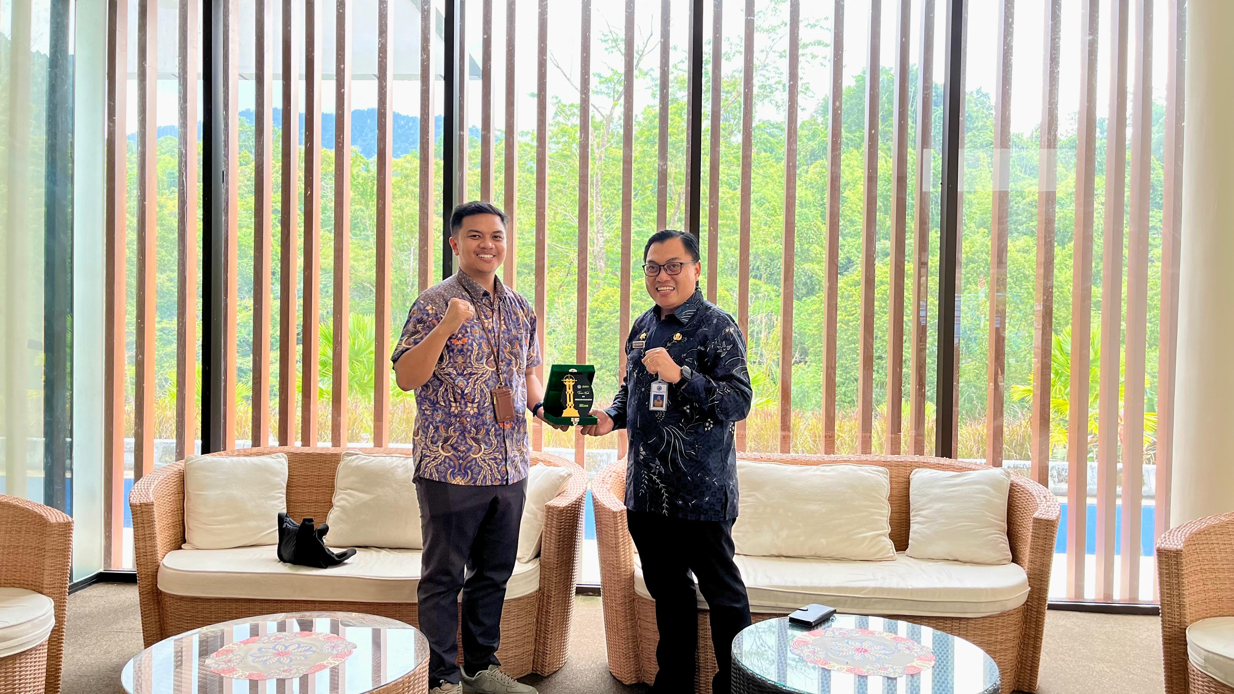 Patok Banding (Benchmarking) dan Capacity Building KPKNL Pontianak di Entikong