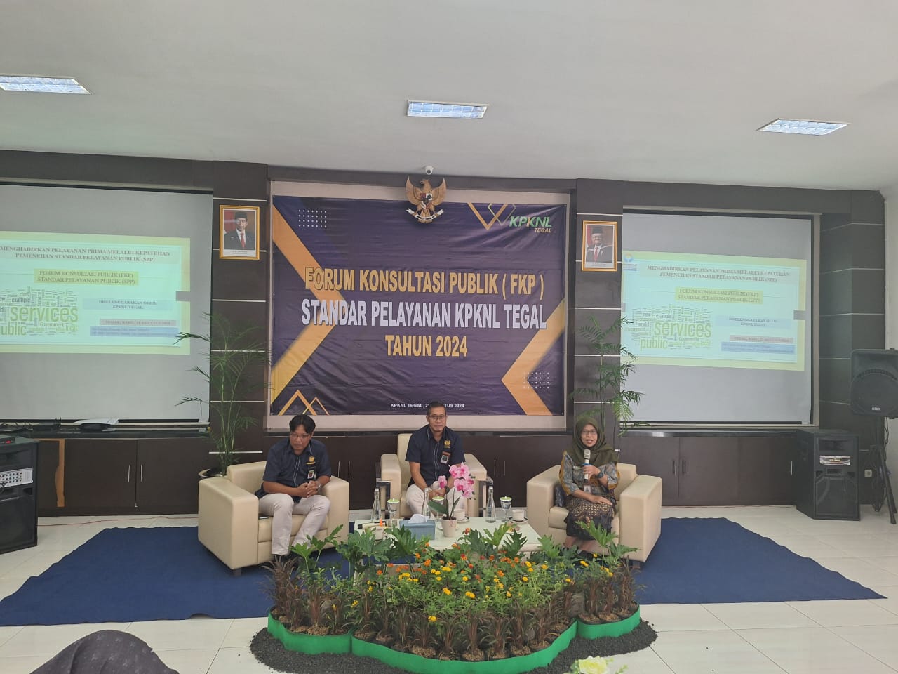 KPKNL Tegal mengadakan Kegiatan Forum Konsultasi Publik (FKP) 2024 Standar Pelayanan DJKN bersama pengguna layanan.