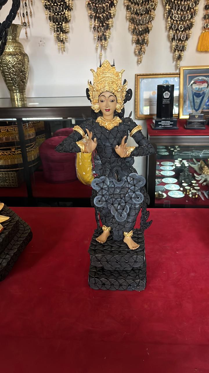 Pelestarian Kerajinan Uang Kepeng dan Lukisan Kamasan Klungkung: Warisan Leluhur yang Berharga