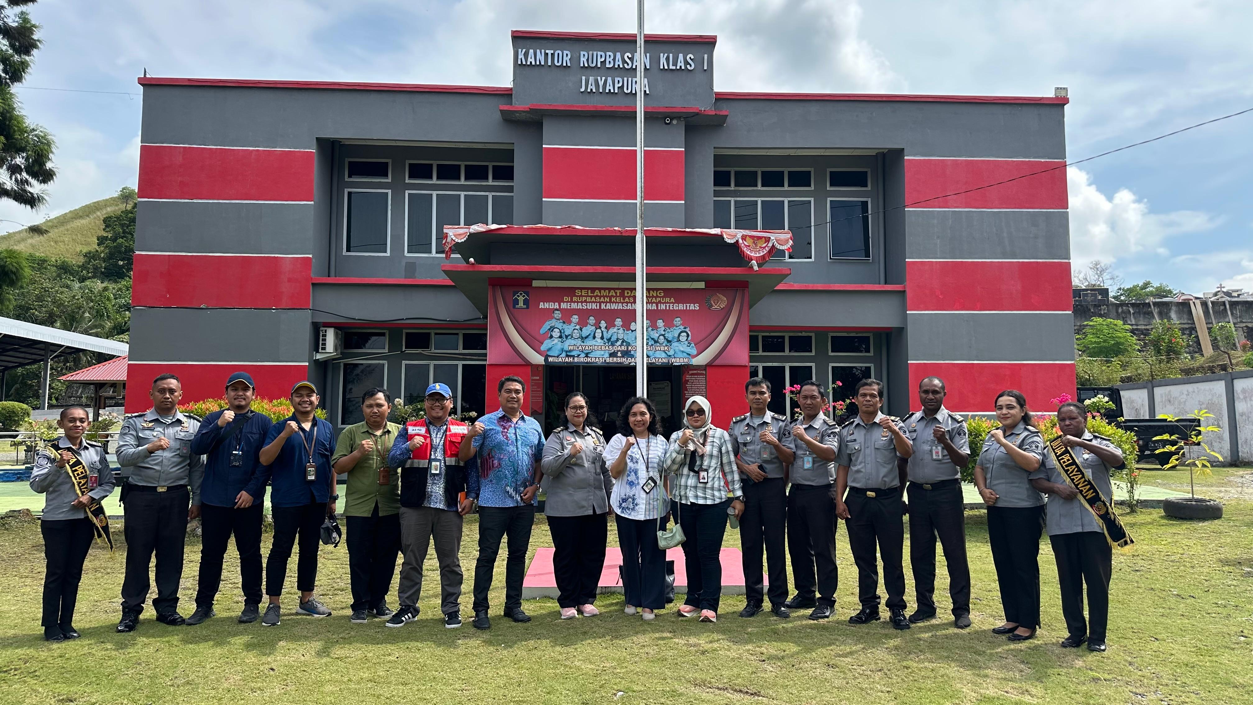 Kanwil DJKN Papua, Papua Barat dan Maluku  Ambil Bagian dalam Penilaian  Barang Rampasan KPK  atas Terdakwa Eks Bupati Mamberamo Tengah