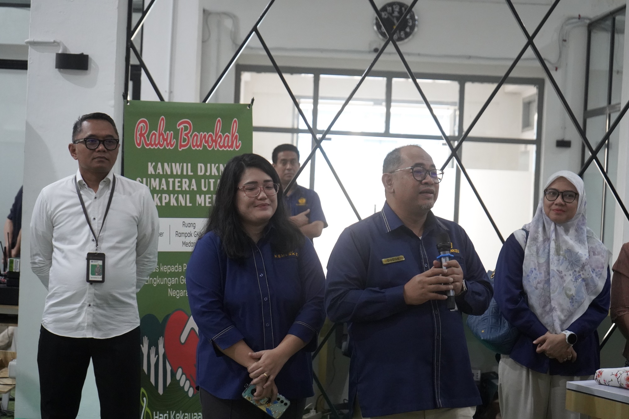 Kanwil DJKN Sumut & KPKNL Medan Selenggarakan Rabu Barokah: Tingkatkan Solidaritas Para Pegawai dalam Bingkai Hari Kekayaan Negara