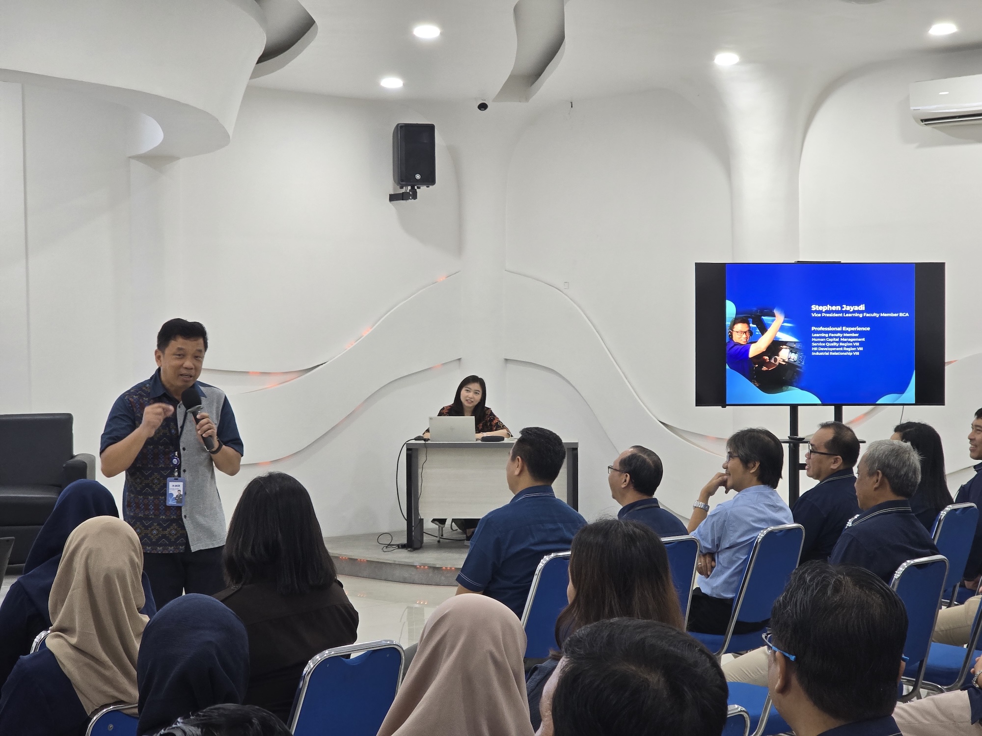 &ldquo;Service Enchantment" Crafting Memorable Customer Journeys &ndash; Sinergi KPKNL Bogor & PT. Bank BCA