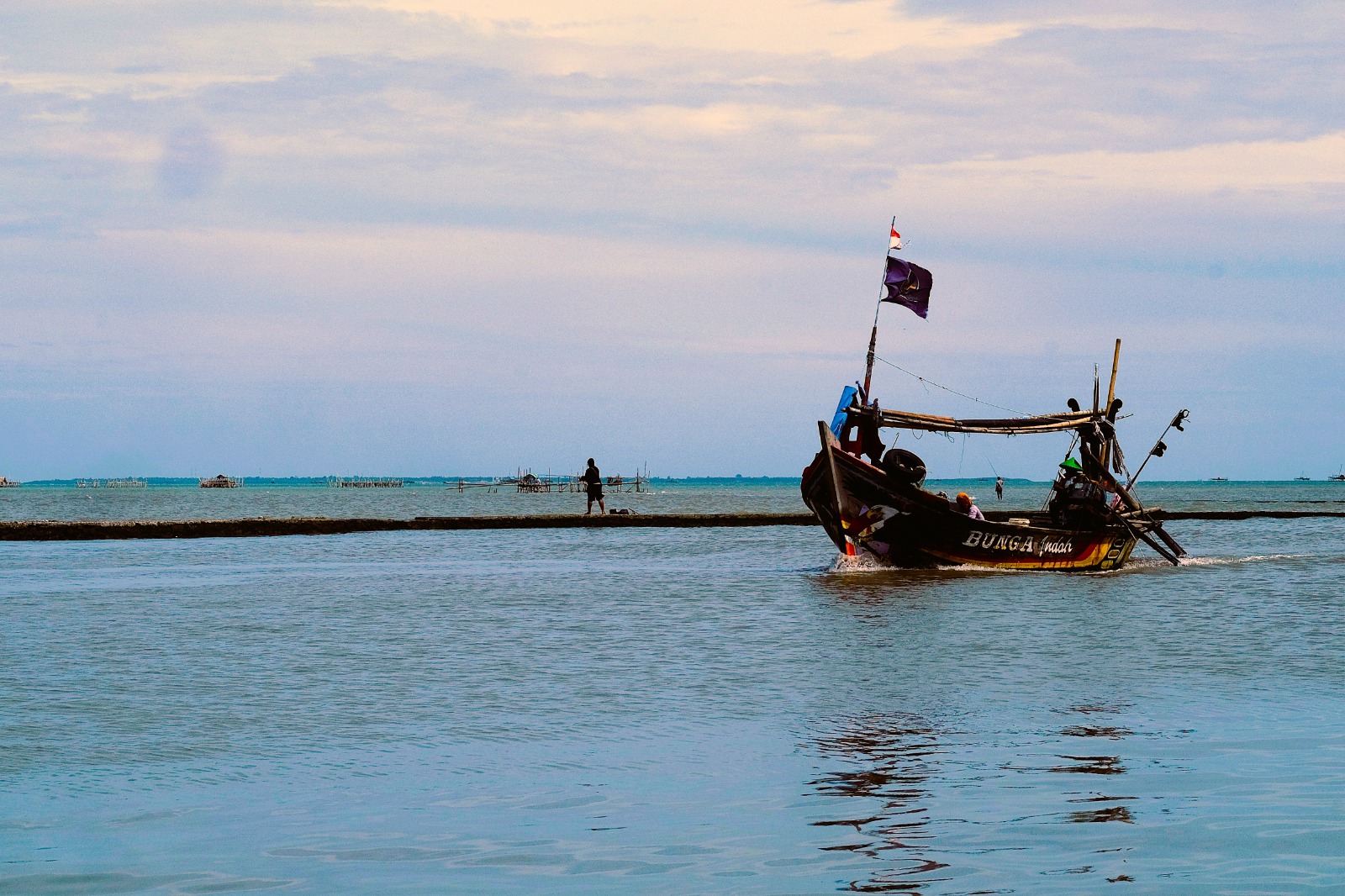 Menyisir Pesisir Pelabuhan Karangantu Banten