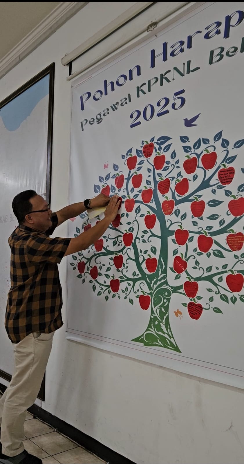 Pohon Harapan Wujud  Semangat dan Optimisme KPKNL Bekasi di Tahun 2025