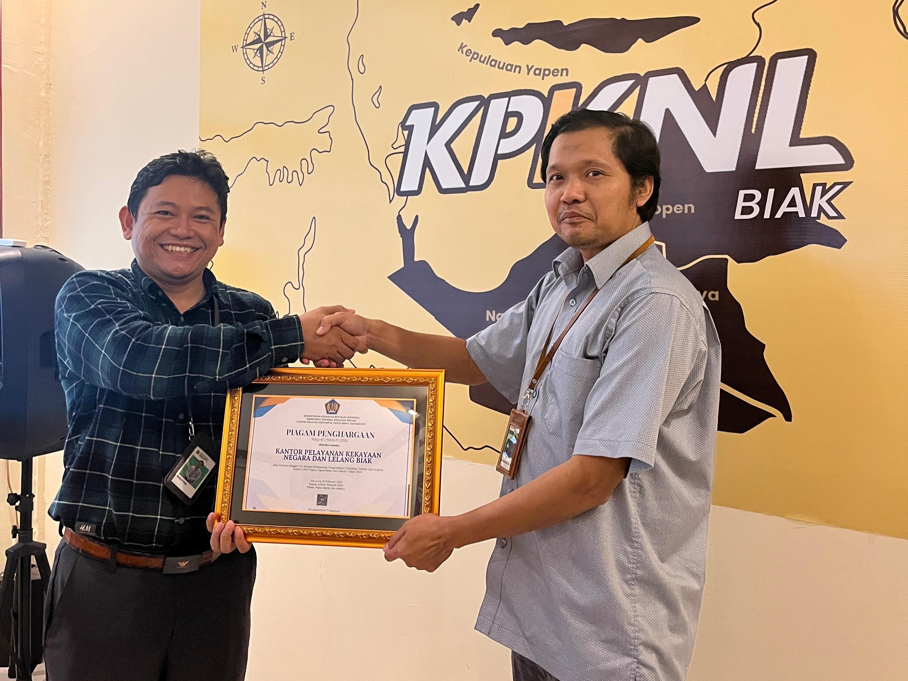 KPKNL Biak Terima 2 Penghargaan Sekaligus