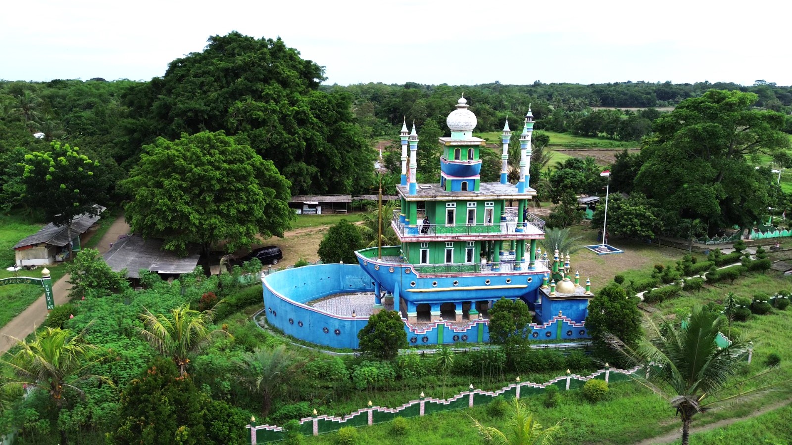 Legenda Masjid Kapal Bosok