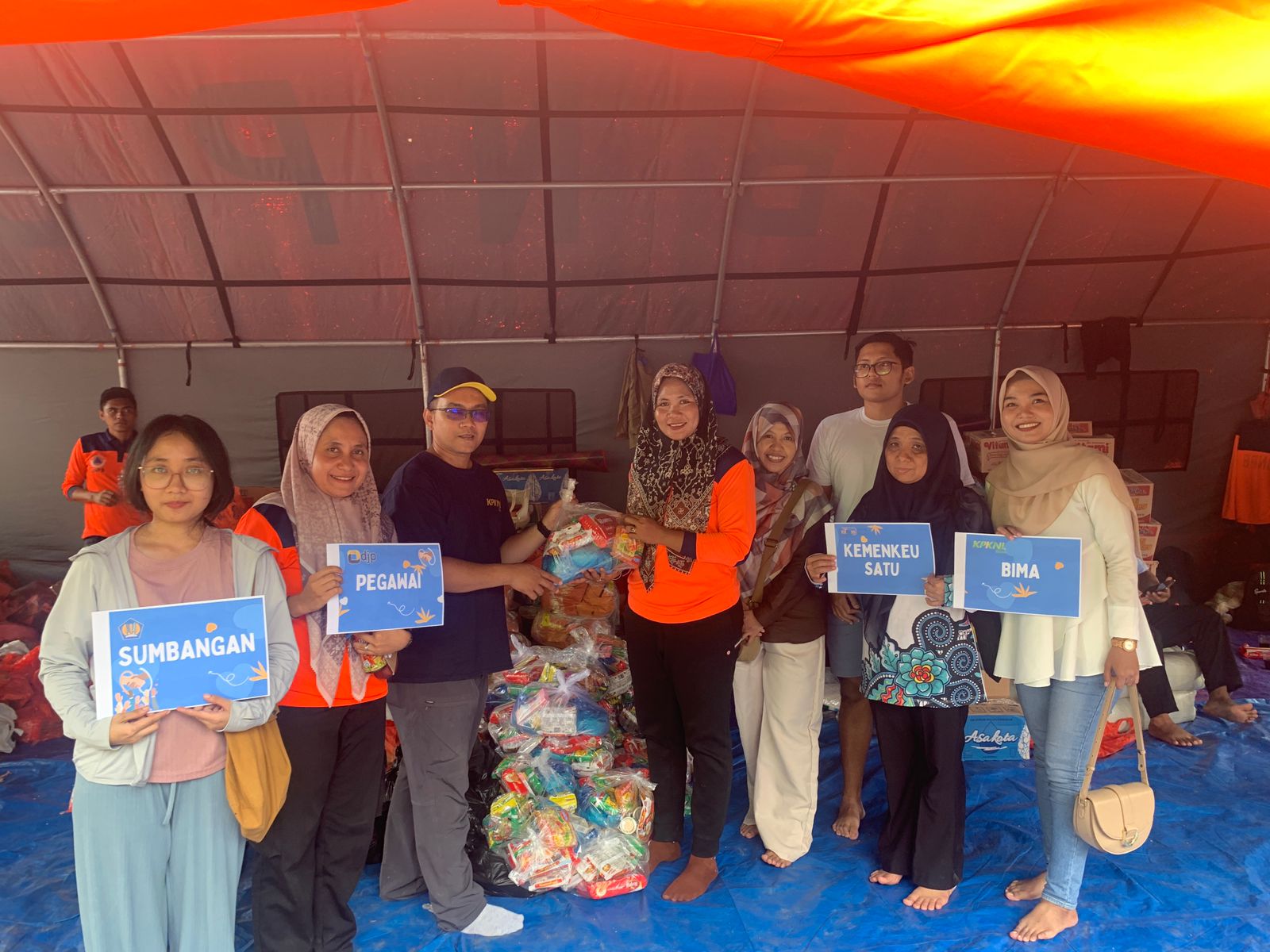 Banjir Bandang di Kecamatan Wera dan Ambalawi: KPKNL Bima Beserta Kemenkeu Satu Bima Salurkan Bantuan Kemanusiaan