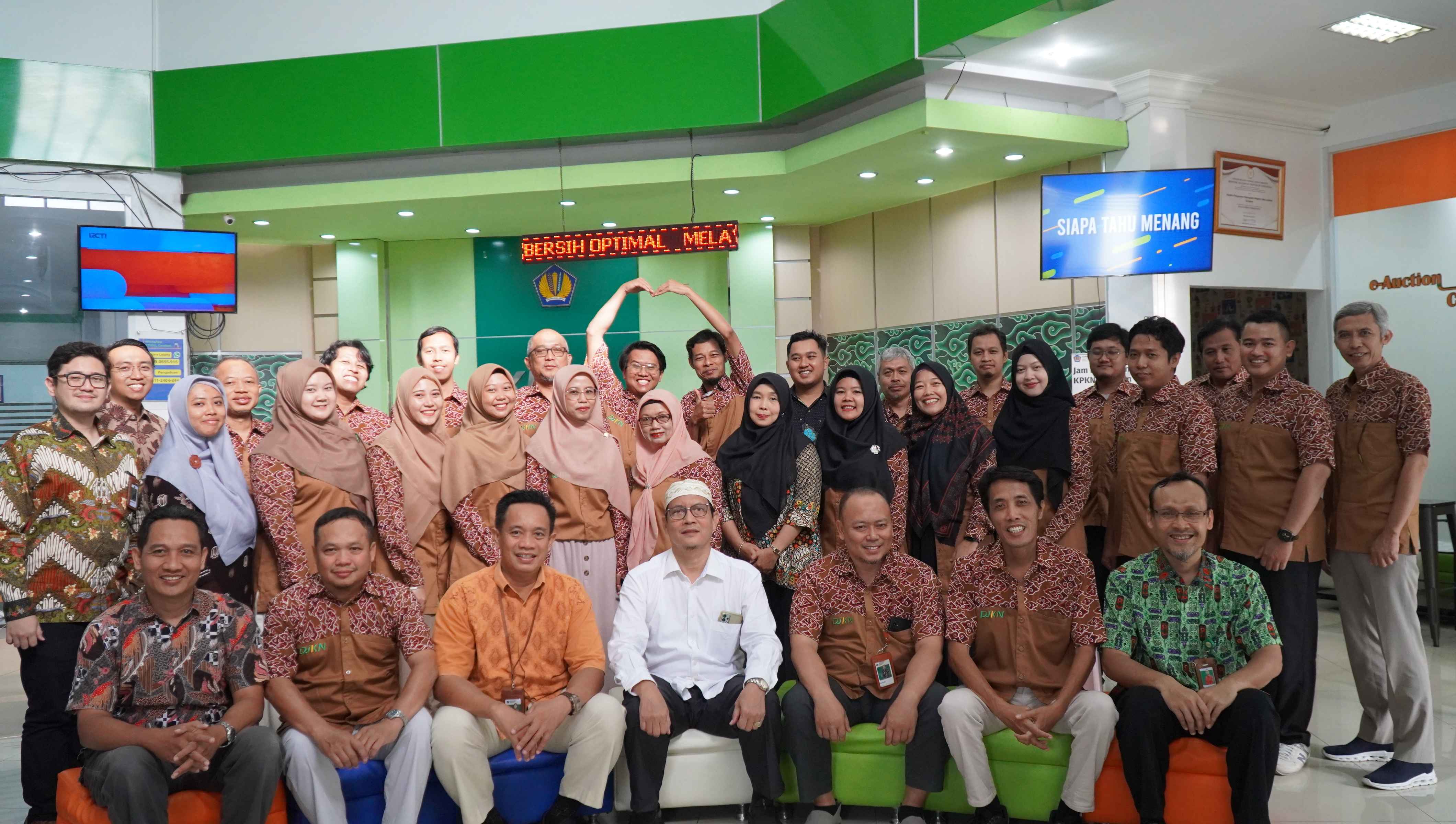 Terima Kasih Atas Pengabdian Luar Biasanya Pak Tredi 