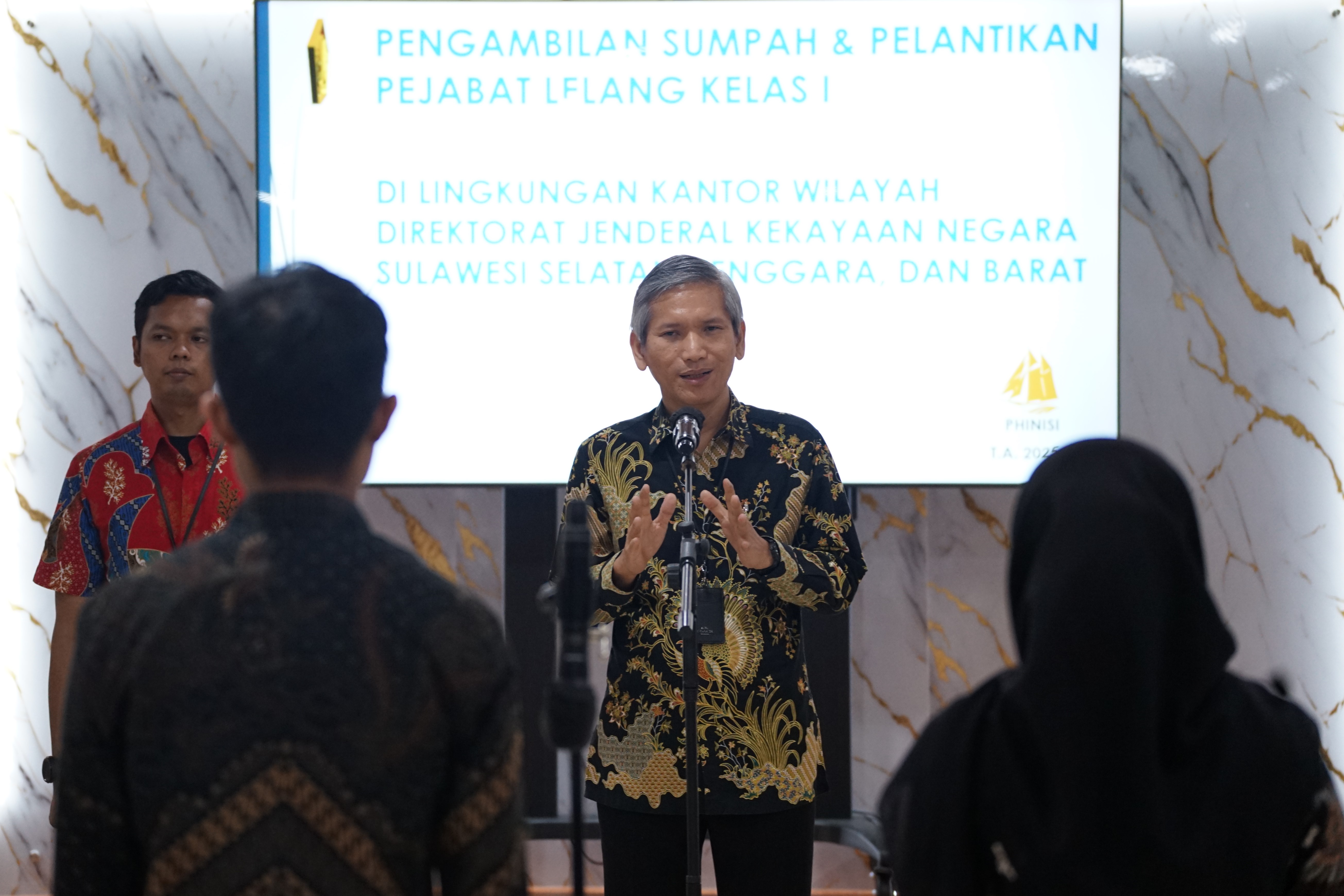 Lantik Dua Pejabat Lelang, Ini Pesan Kakanwil DJKN Sulseltrabar