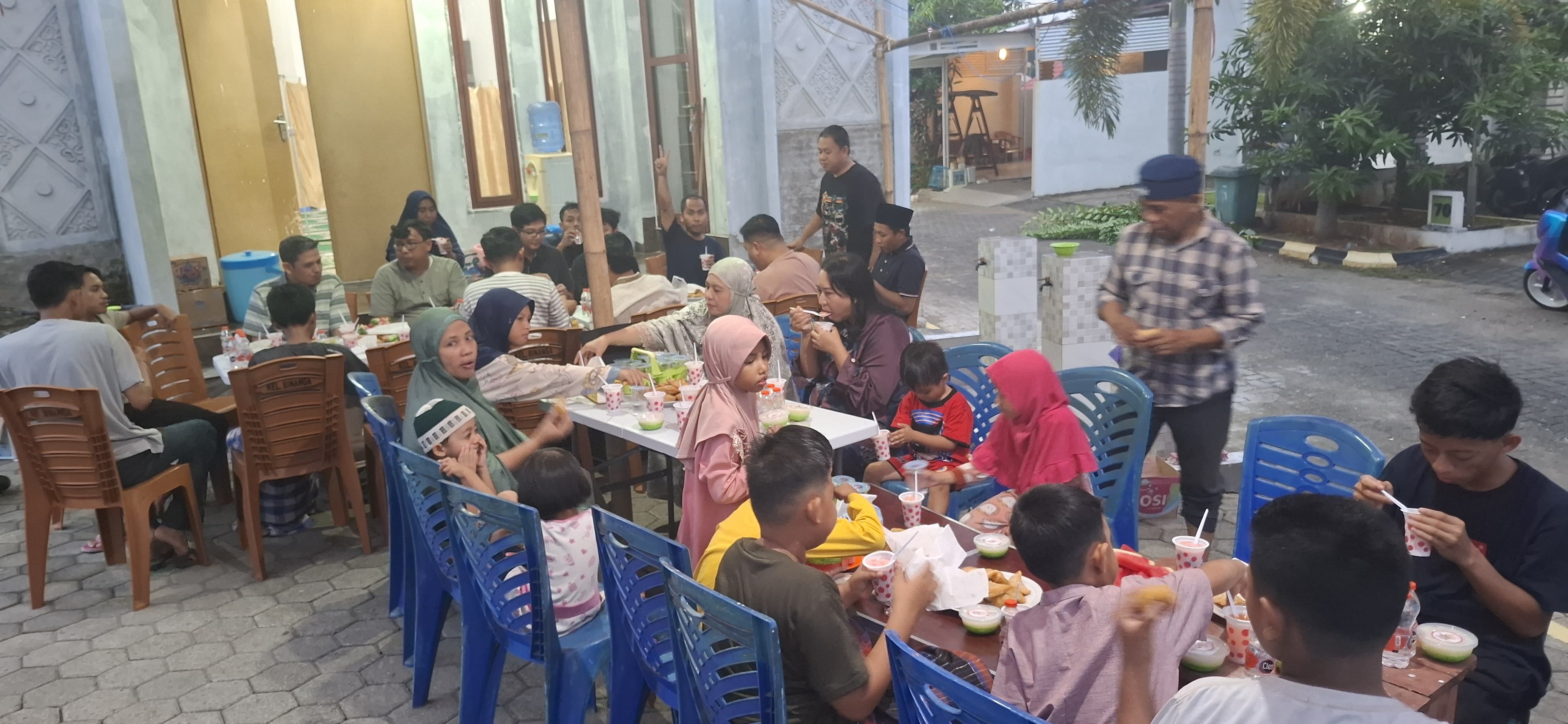 Keluarga Besar Pegawai KPKNL Mamuju Perkuat Silaturahmi dengan Masyarakat Melalui Acara Buka Puasa Bersama