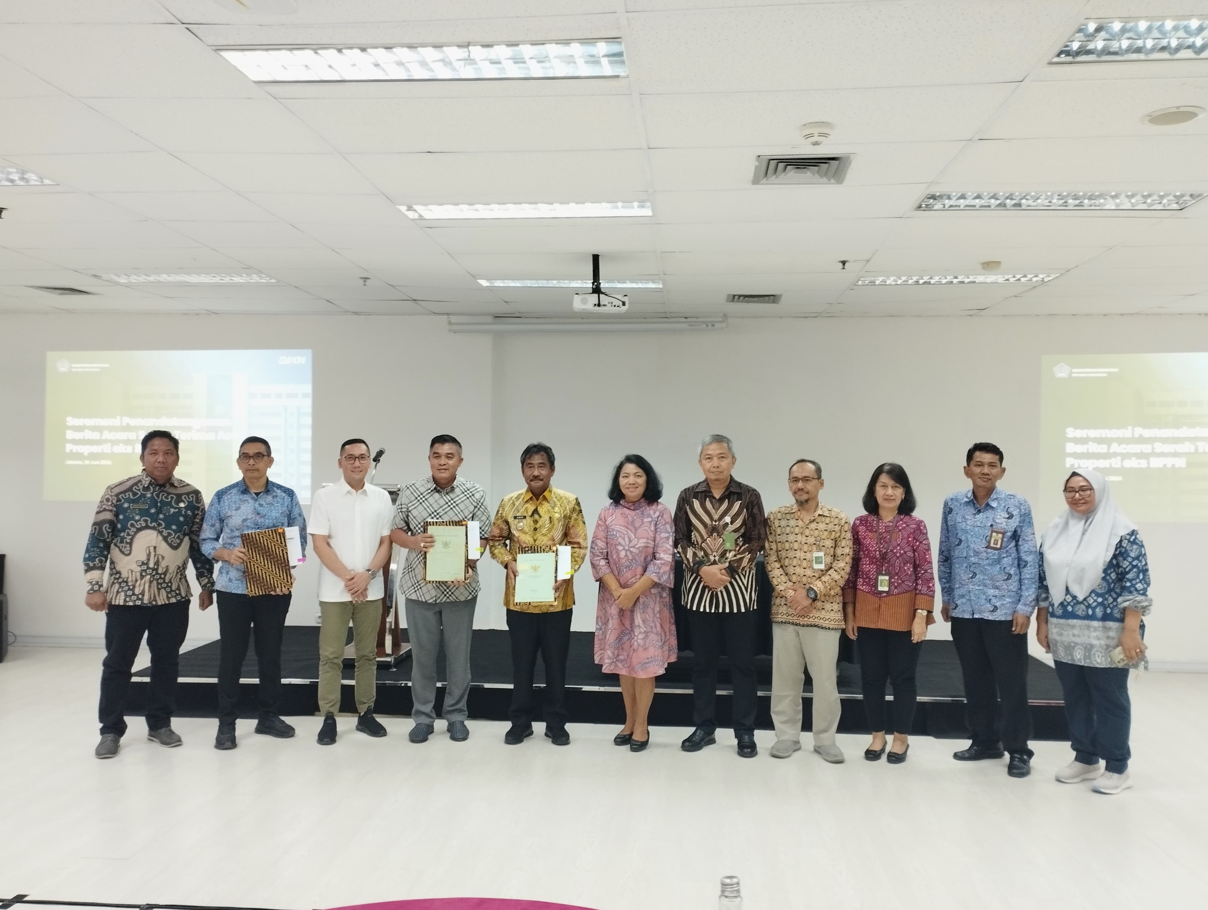 Kementerian Keuangan Hibahkan Aset Properti Eks BPPN Senilai Rp3,4 Miliar Kepada 2 Pemerintah Kota